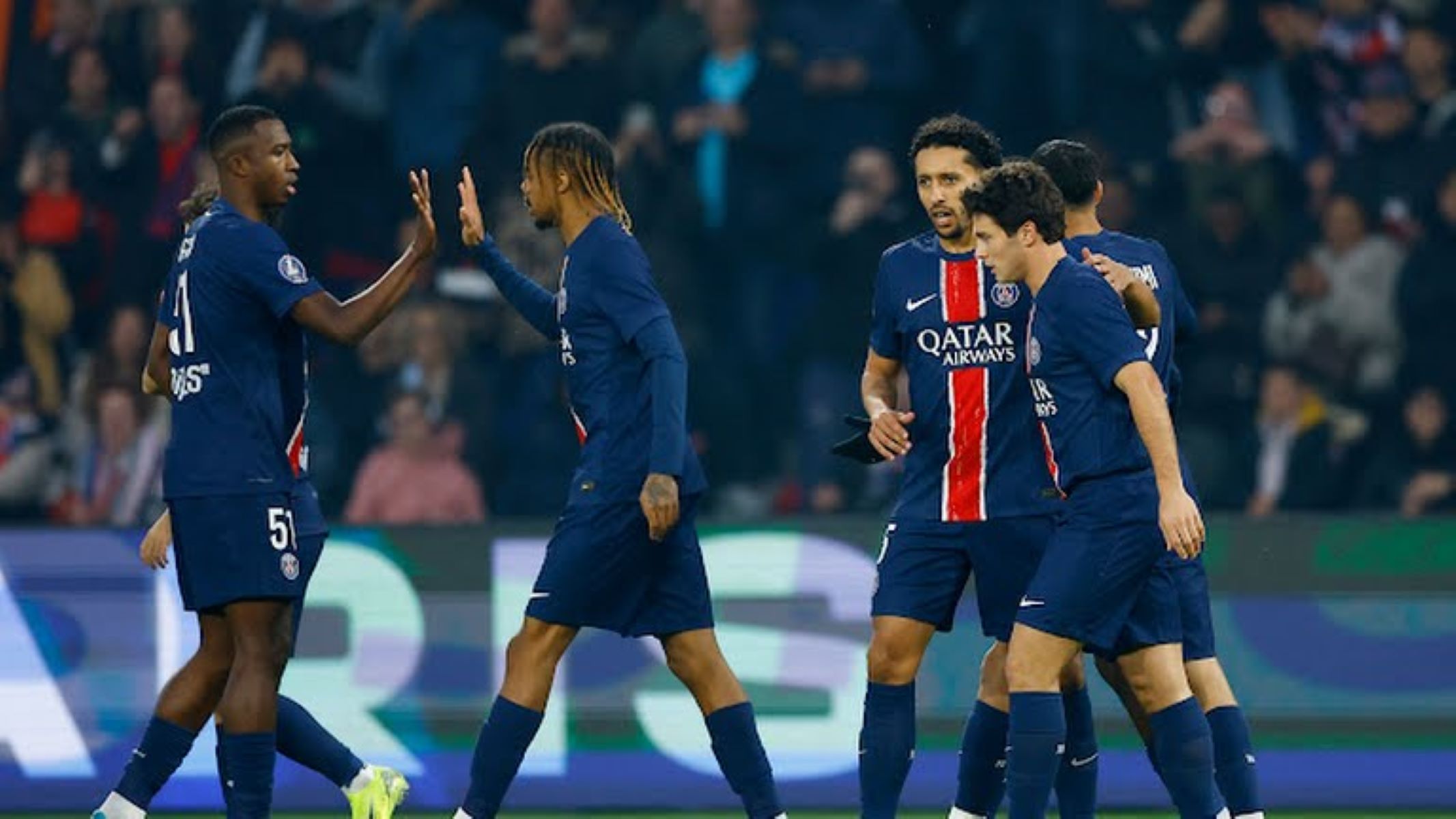 Ο Ντεμπελέ καθάρισε για την Παρί και την έστειλε στο +6