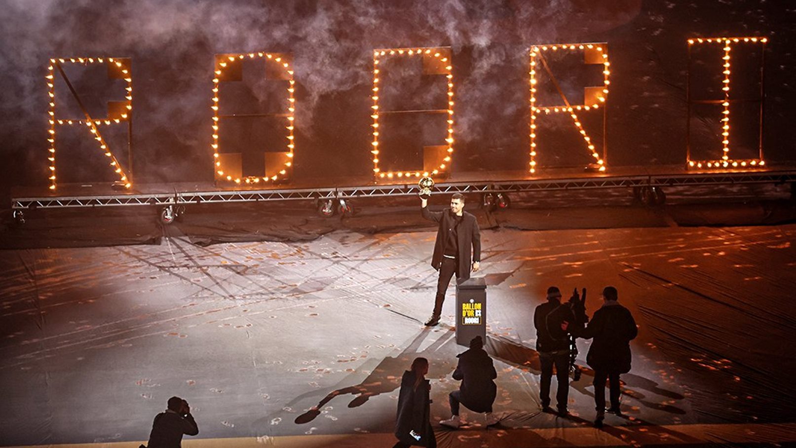 Ρόδρι, αυτή είναι η στιγμή σου: Όλο το Μάντσεστερ στο… πόδι για χάρη του! (pics/vid)