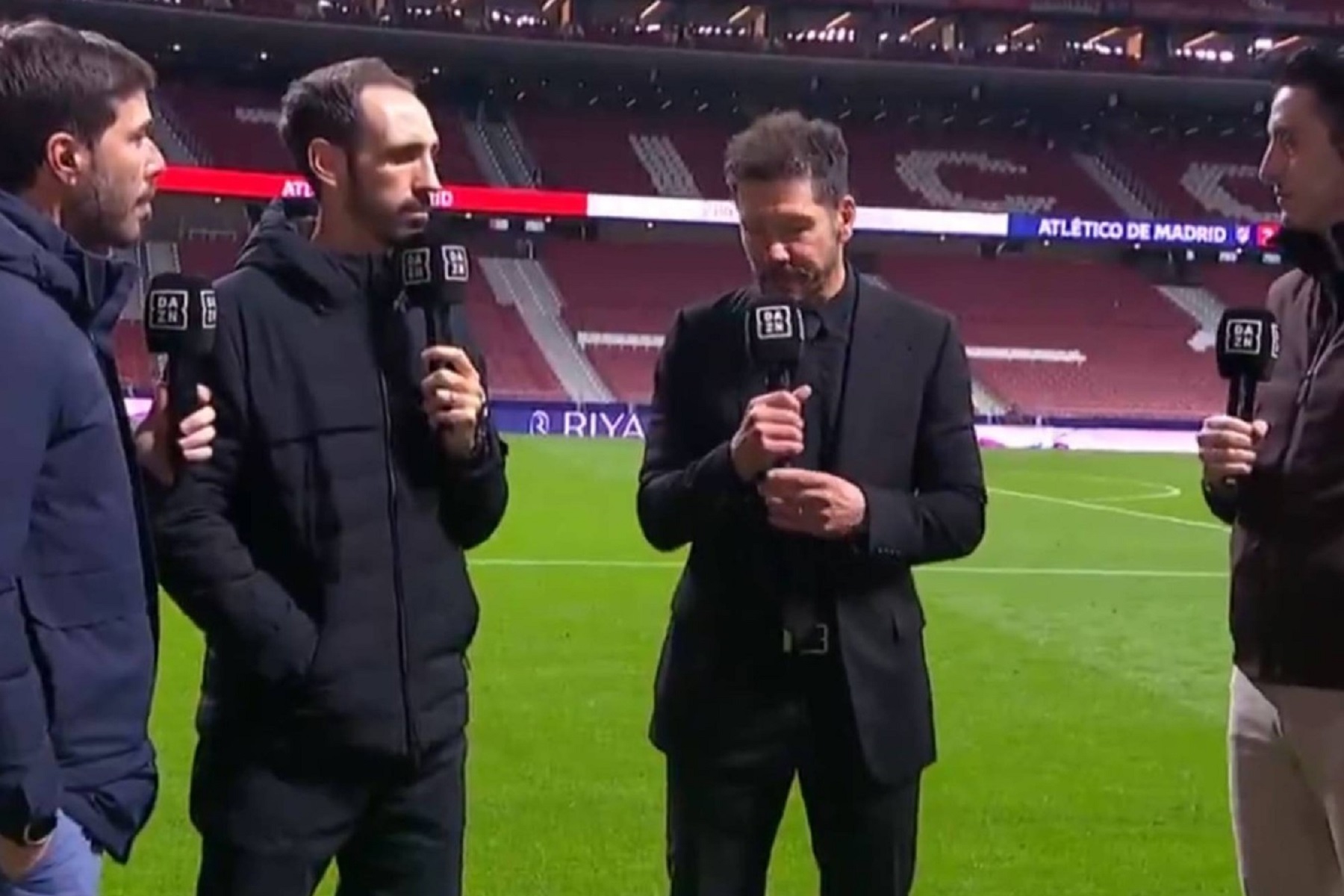 «Λύγισε» στην κάμερα σκεπτόμενος το μέλλον του ο Σιμεόνε! (vid)