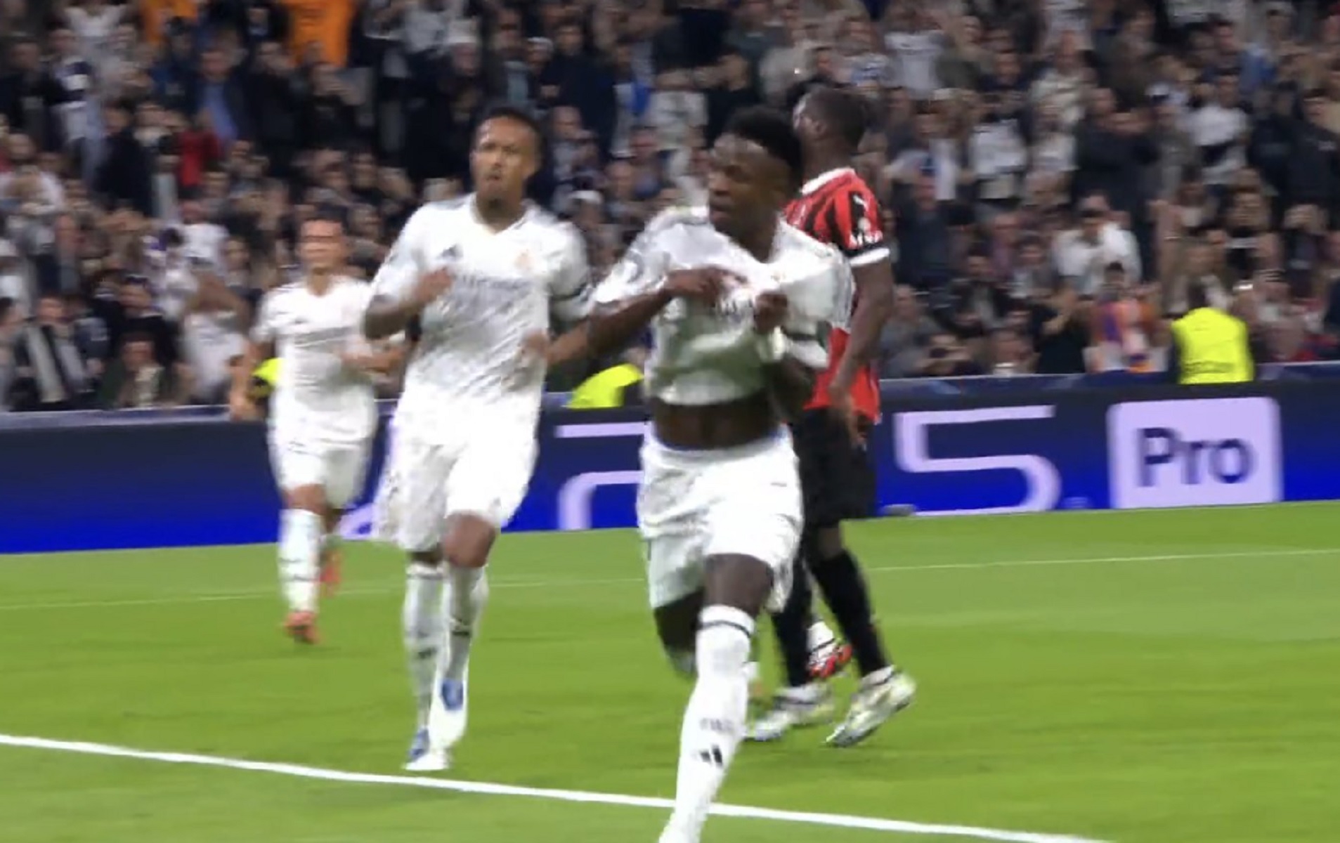 Κλασάτος Βινίσιους, έσκαψε στο πέναλτι τον Μενιάν (vid)