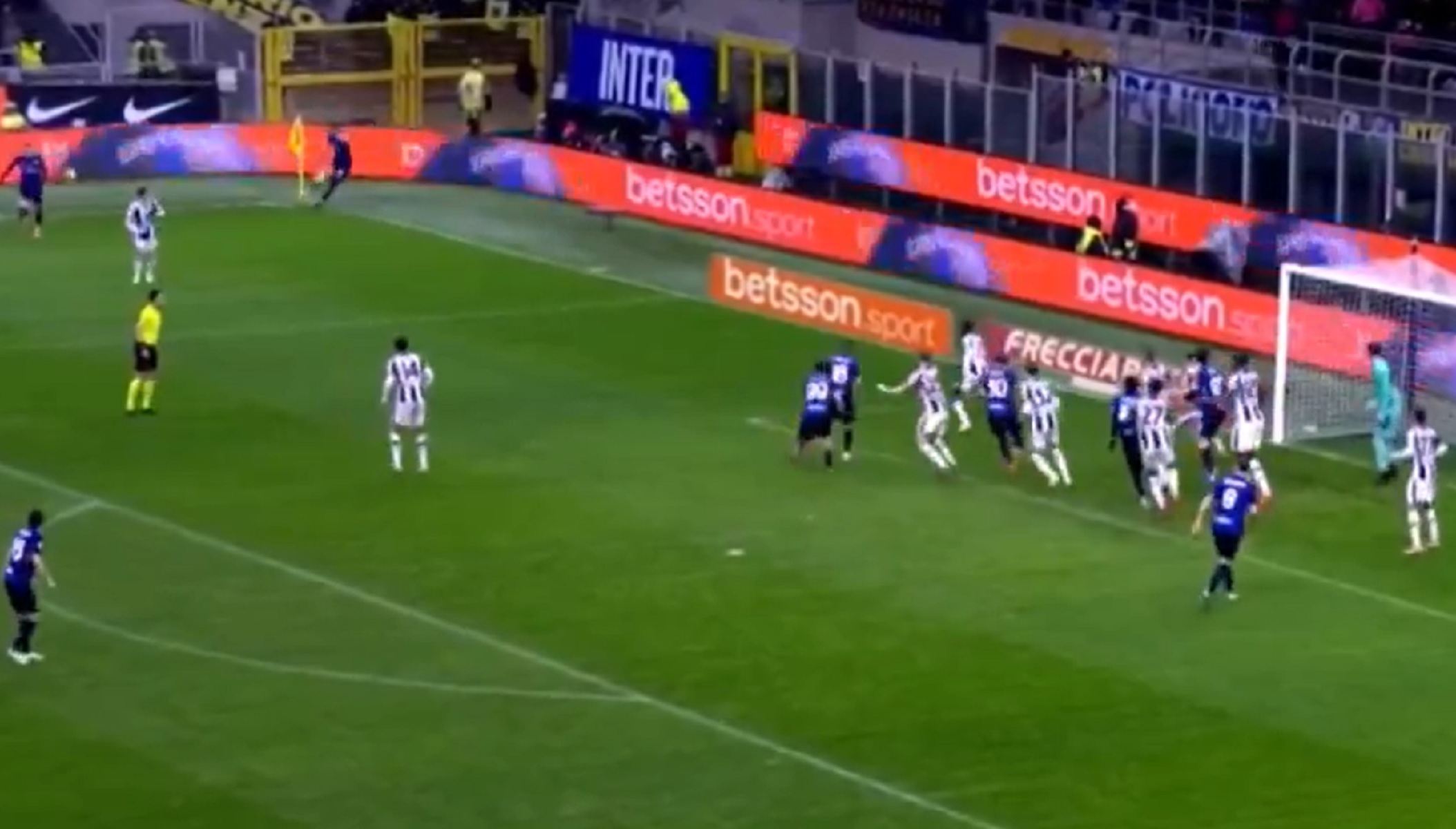 Μαγικό «παστέλι» από τον Αλβανό Ασλάνι της Ίντερ με απευθείας εκτέλεση κόρνερ (vid)