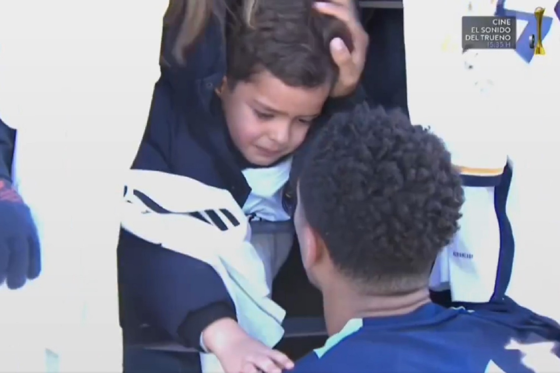 Υπέροχος Μπέλιγχαμ – Έφτιαξε από τώρα το 2025 ενός μικρού φίλου της Ρεάλ! (vid)