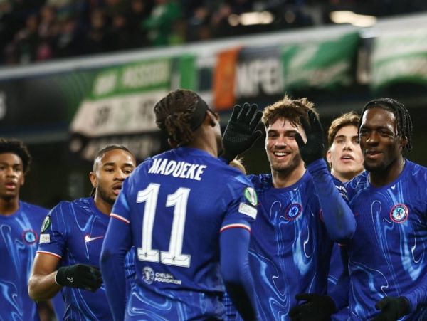 Δεν είναι μόνο η Γιουβέντους που... κοιτάει τον Ντισασί!