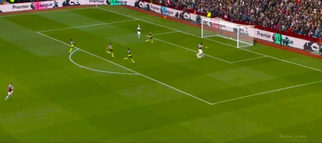 «Σουρωτήρι» η άμυνα της Σίτι: Δεν άργησε να της βάλει γκολ η Άστον Βίλα! (vid)