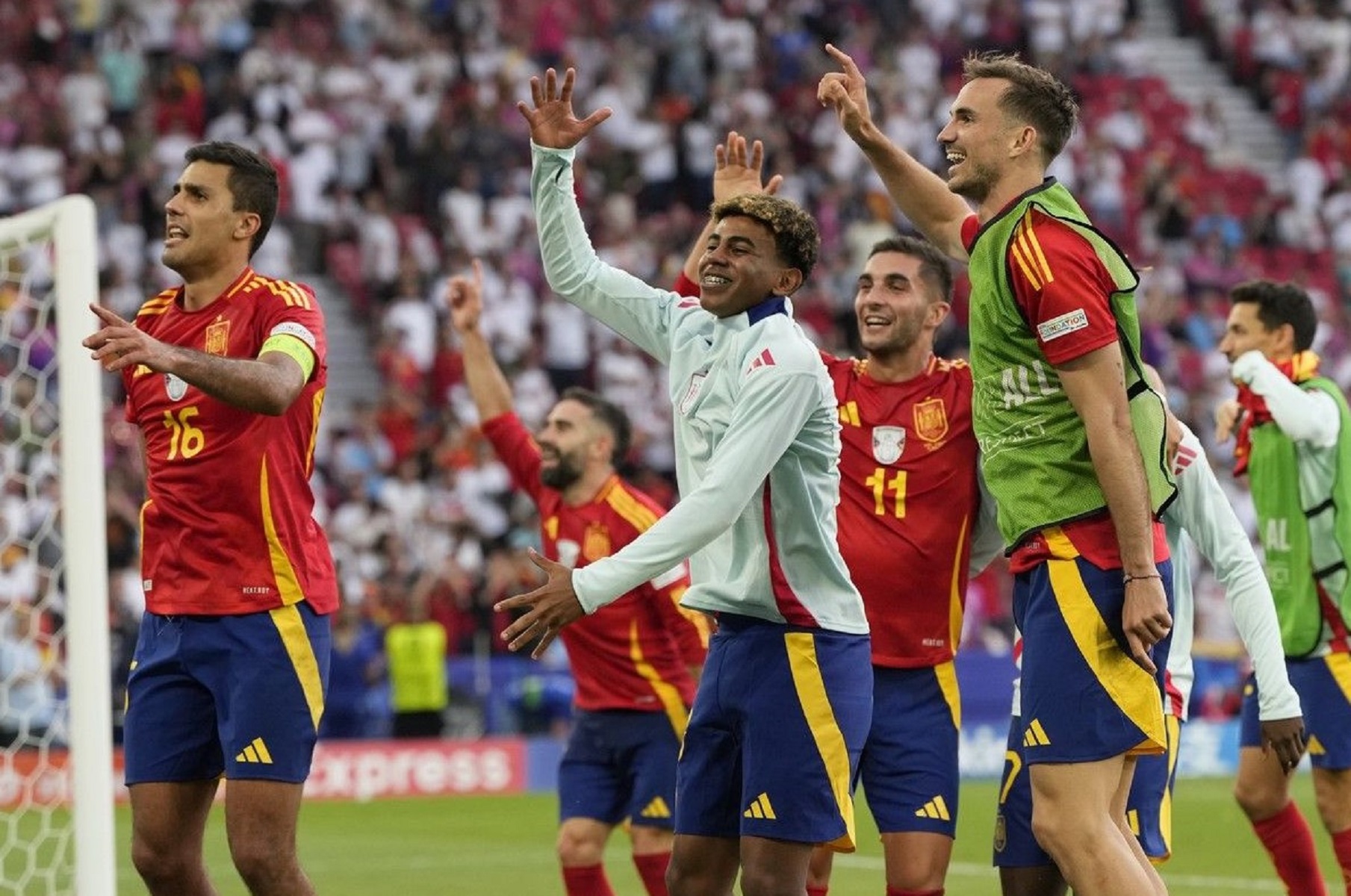 Βραβεία FIFA: Αυτή είναι η κορυφαία ενδεκάδα για το 2024! (pic)