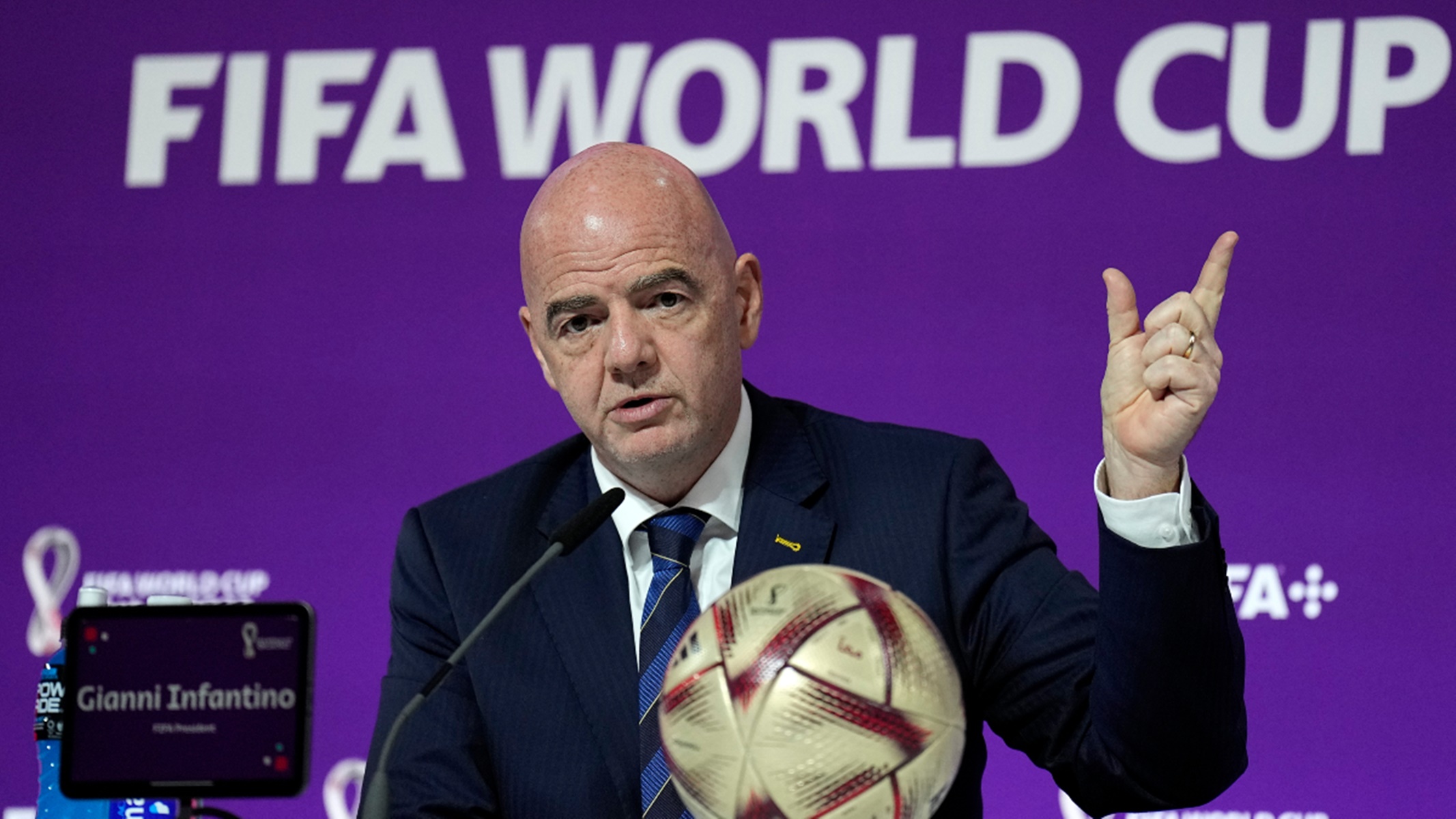 Βόμβα από τον πρόεδρο της FIFA – Ανοίγει και τρίτη μεταγραφική περίοδο