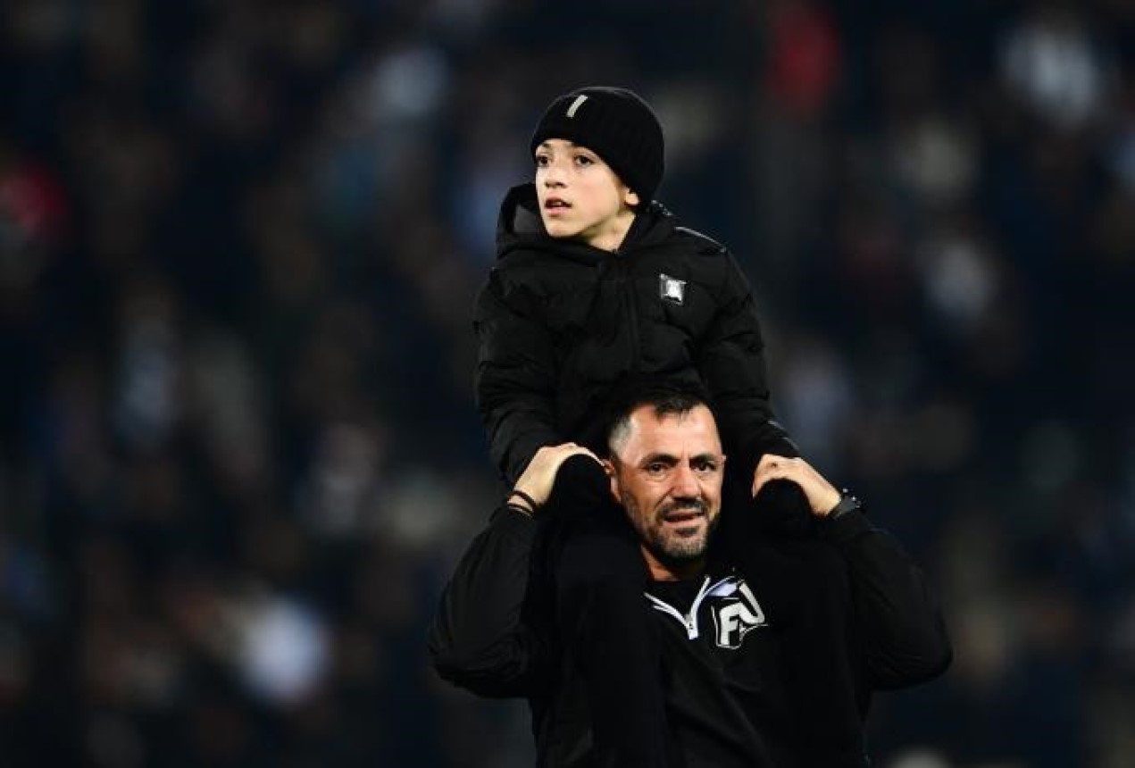 Η περιγραφή του αιώνα: Ο μκρός Γιαννάκης περιέγραψε το τέταρτο γκολ του ΠΑΟΚ (vid)