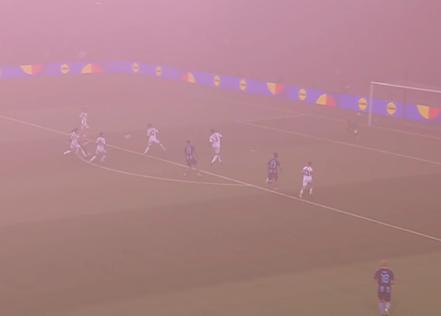 Το γκολ της Τζουργκάρντεν που δεν είδε κανείς μέσα στην ομίχλη (vid)