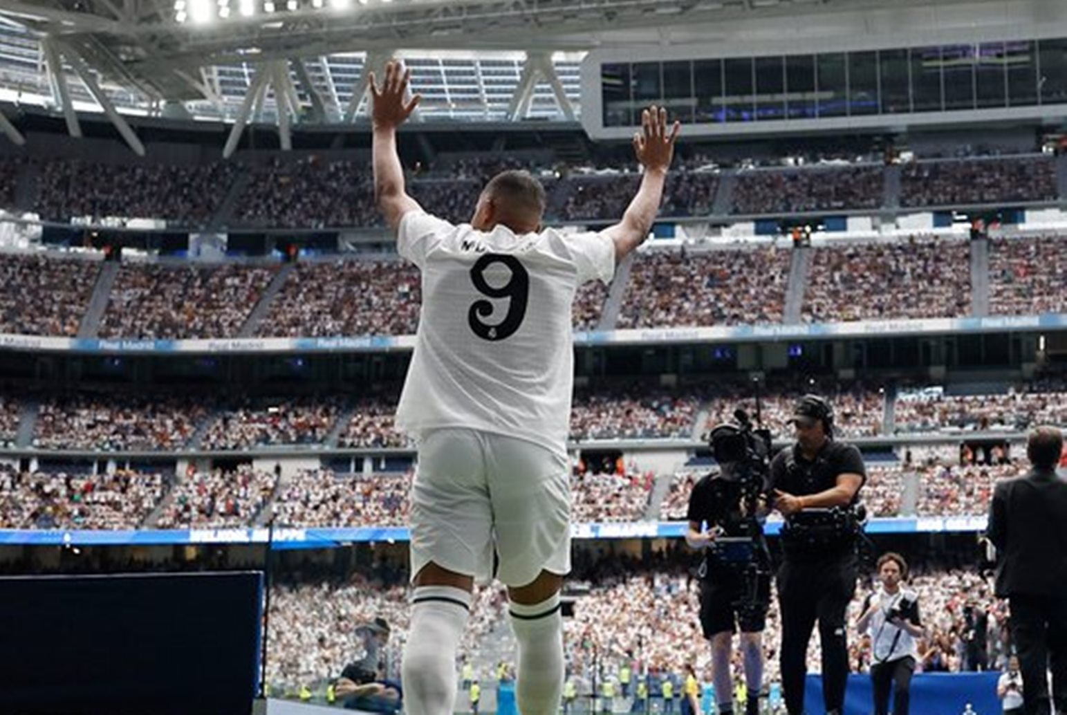 Μπαπέ: «Άφησα την Παρί για να πάω στην πιο μεγάλη ομάδα του κόσμου!»