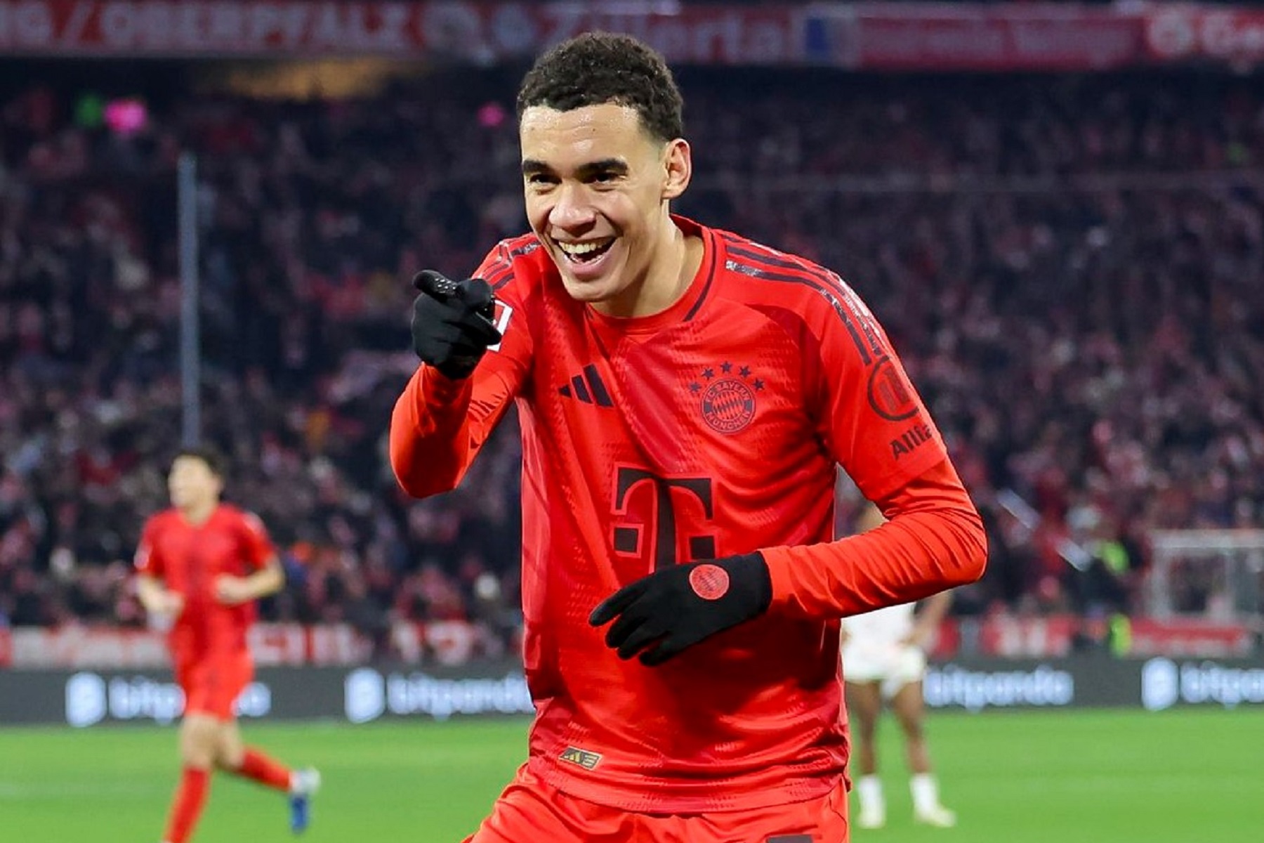 Όλα τα μεγαθήρια της Ευρώπης στα… πόδια του Μουσιάλα! (pic)