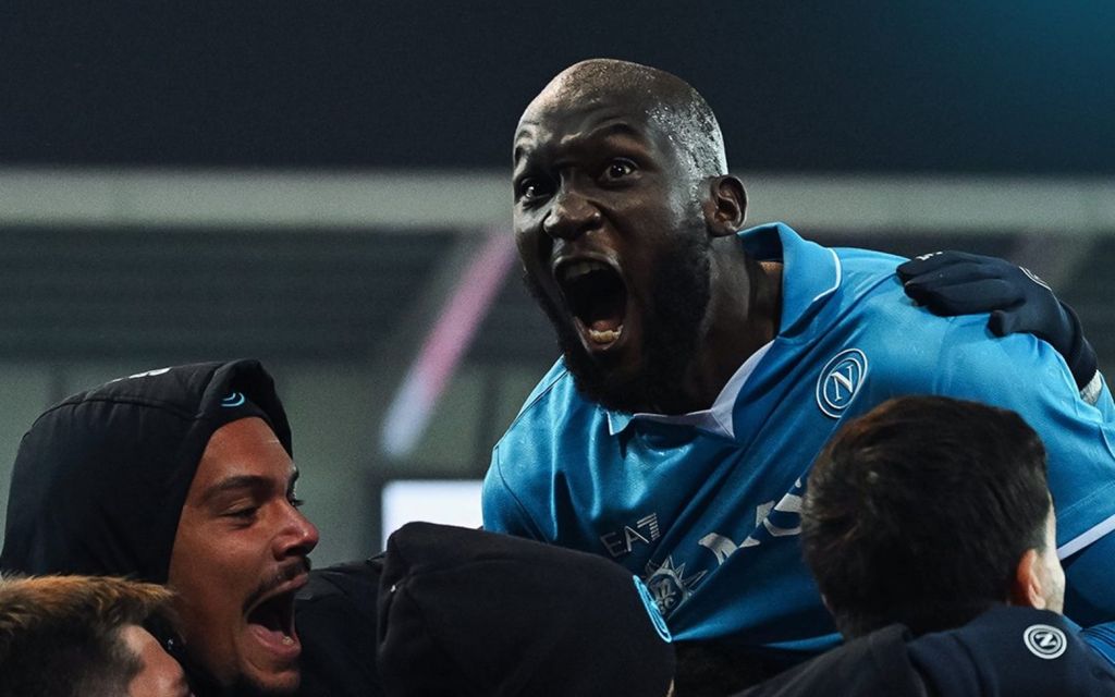 Και ξανά προς τη δόξα τραβά η Νάπολι! (vid)