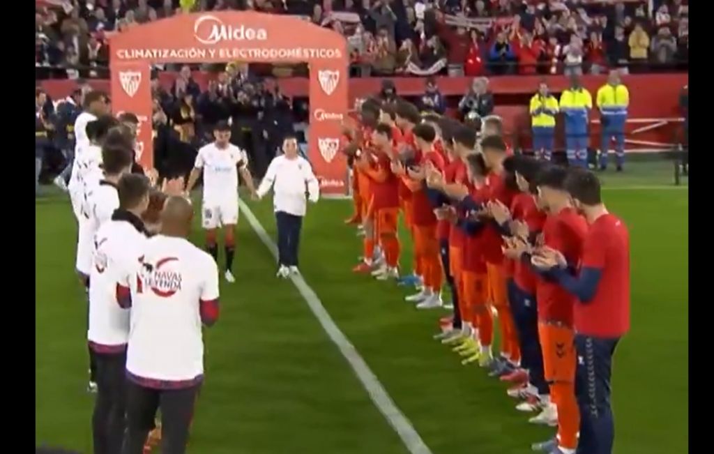 Δάκρυα δίχως τέλος στο Πιθχουάν: Άπαντες στο τελευταίο ματς του Χεσούς Νάβας (vid)