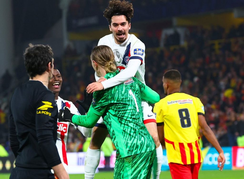 Πρόκριση στα πέναλτι για την Παρί στο Κύπελλο!