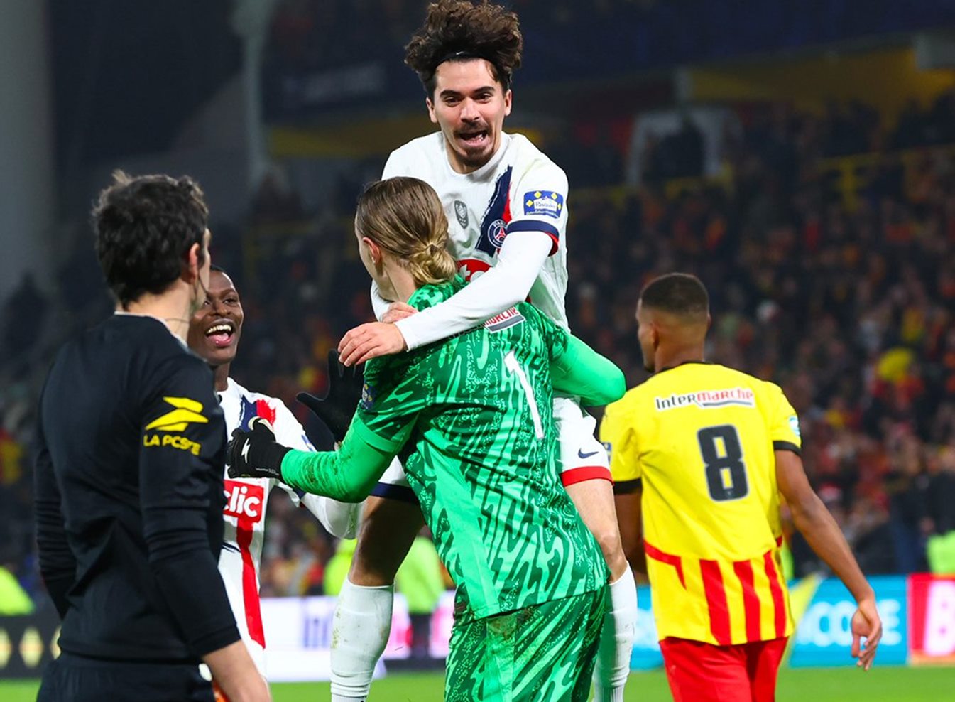 Πρόκριση στα πέναλτι για την Παρί στο Κύπελλο!