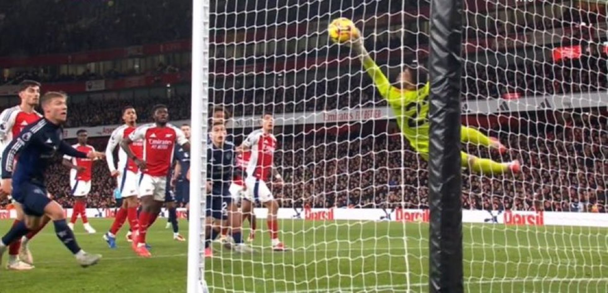 Ο Ράγια… απογειώθηκε και έκανε την επέμβαση του αιώνα! (vid)