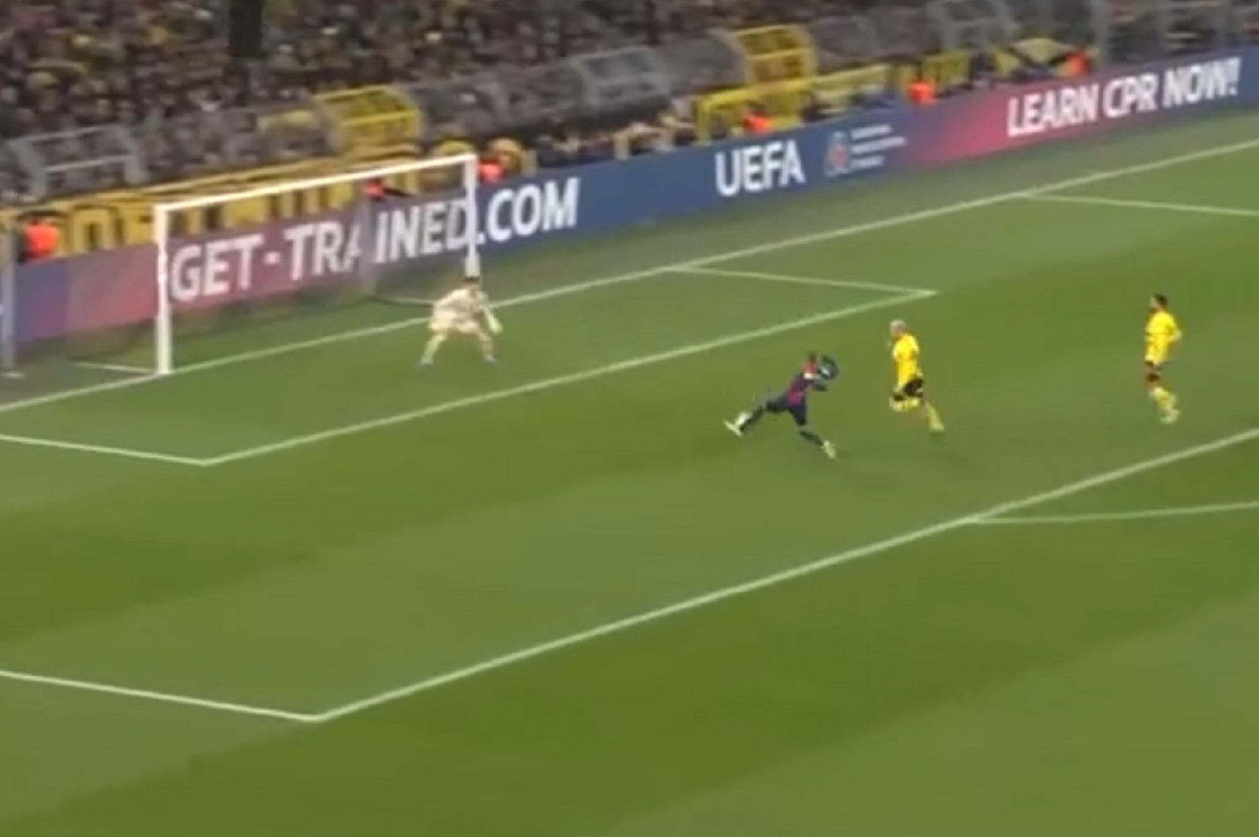 Ρεσιτάλ χαμένων ευκαιριών στο Ντόρτμουντ-Μπαρτσελόνα! (vid)