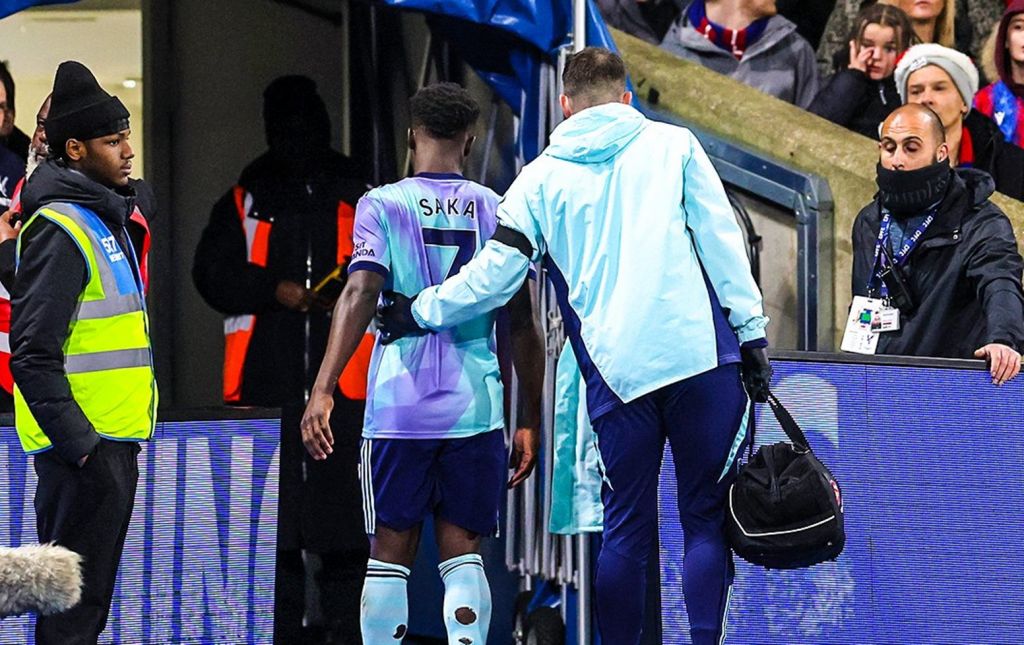 Ο αγγλικός Τύπος «τελείωσε» τον Σάκα: Έξω για πολλούς μήνες! (pics)