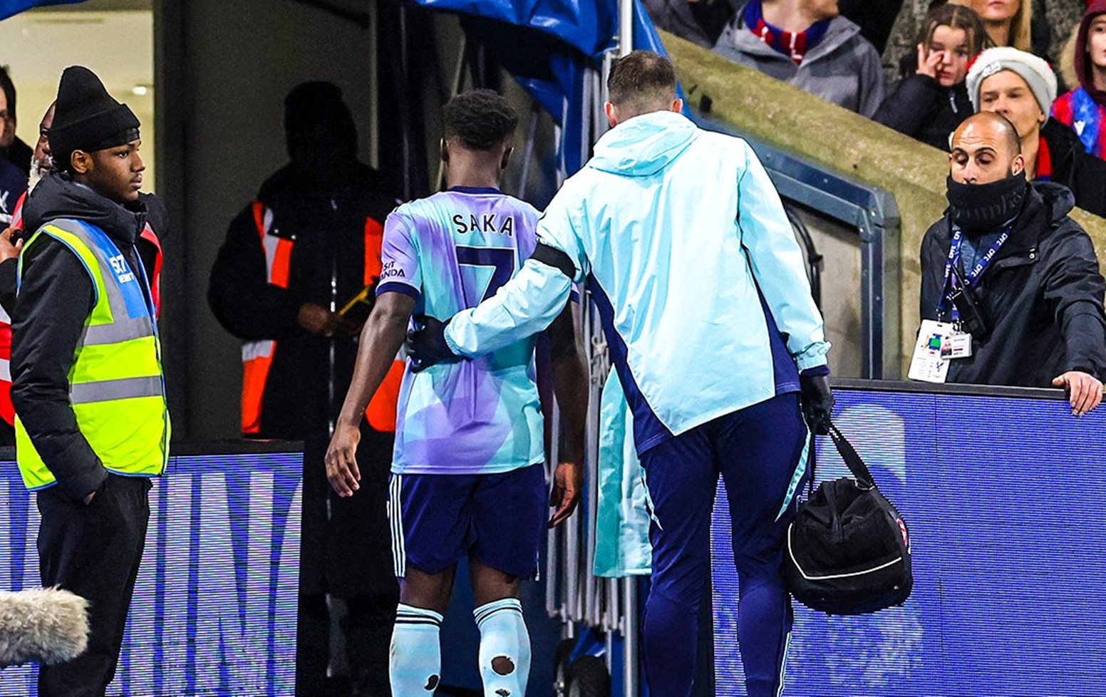 Ο αγγλικός Τύπος «τελείωσε» τον Σάκα: Έξω για πολλούς μήνες! (pics)