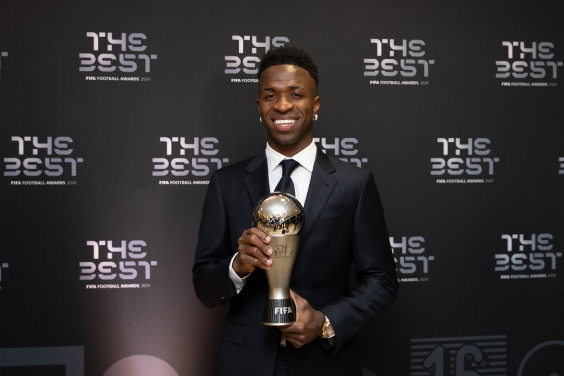 «Ο Βινίσιους έχασε τη χρυσή μπάλα λόγω ρατσισμού» (pic)