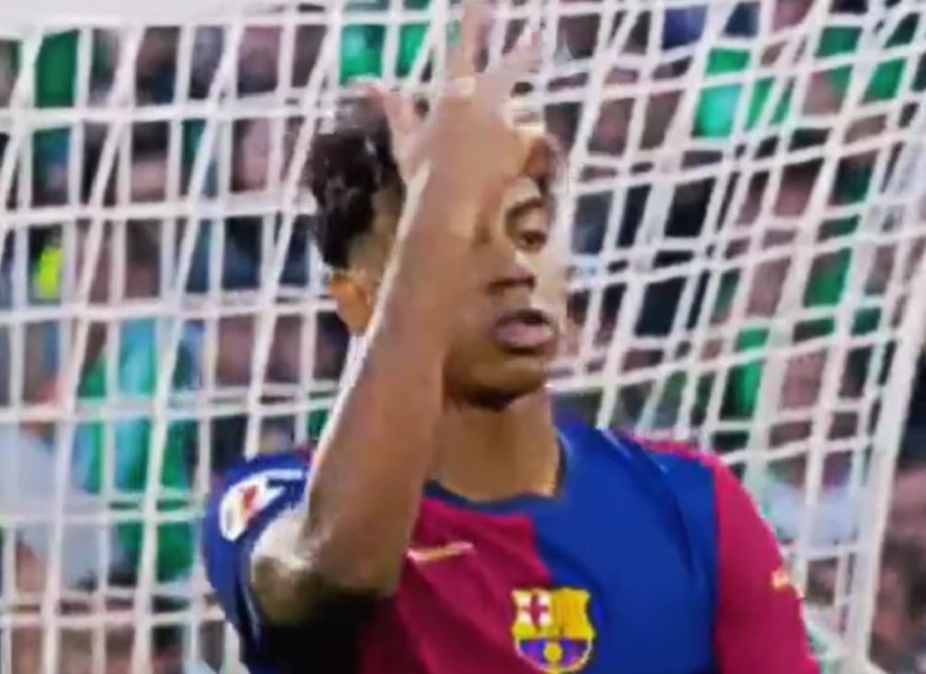 «Πυρ και μανία» ο Γιαμάλ με συμπαίκτη του στην Μπαρτσελόνα (vid)