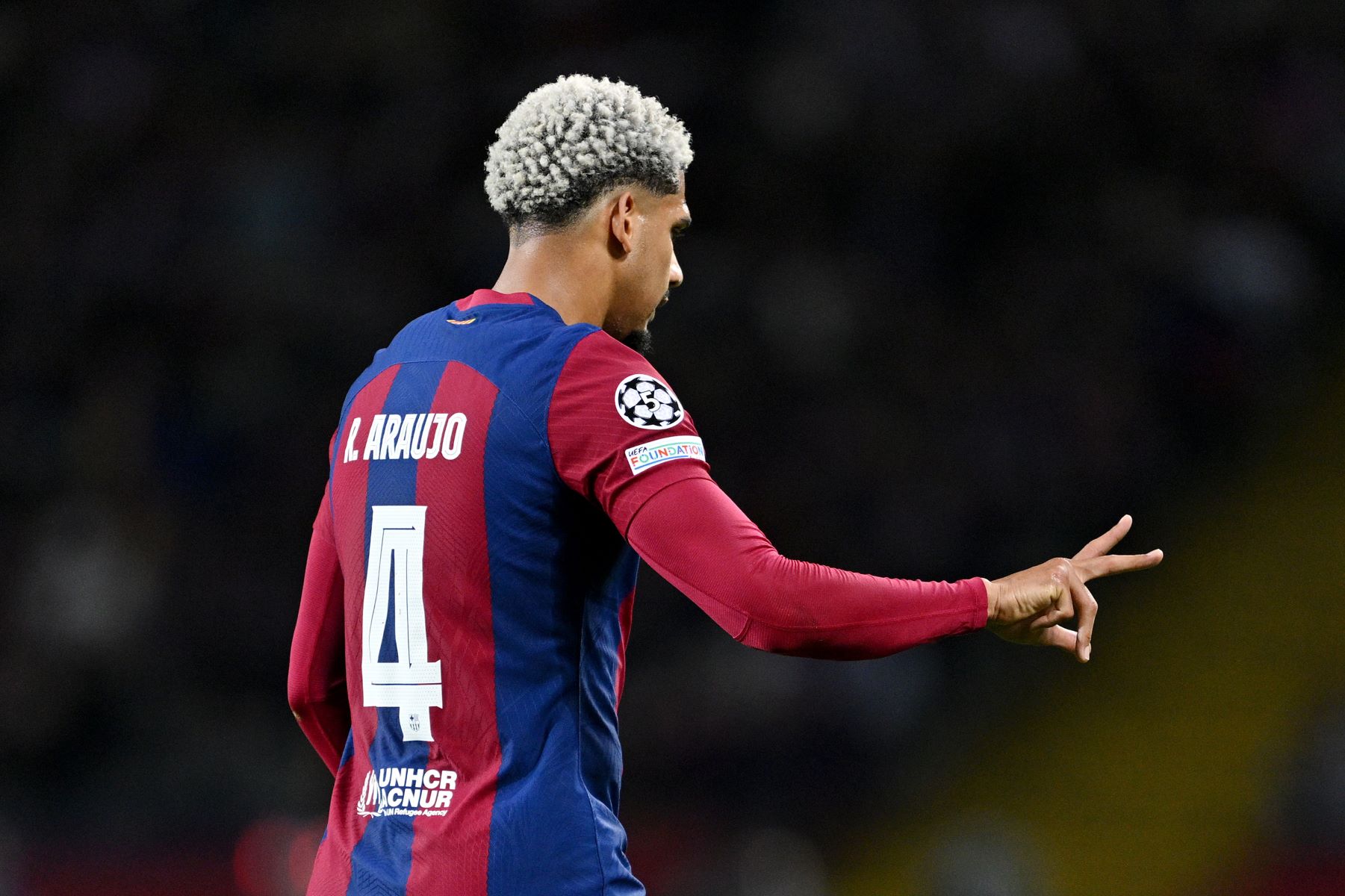 Αραούχο: Ο σταρ της Ρεάλ που… τρομάζει τον στόπερ της Μπαρτσελόνα (pic)