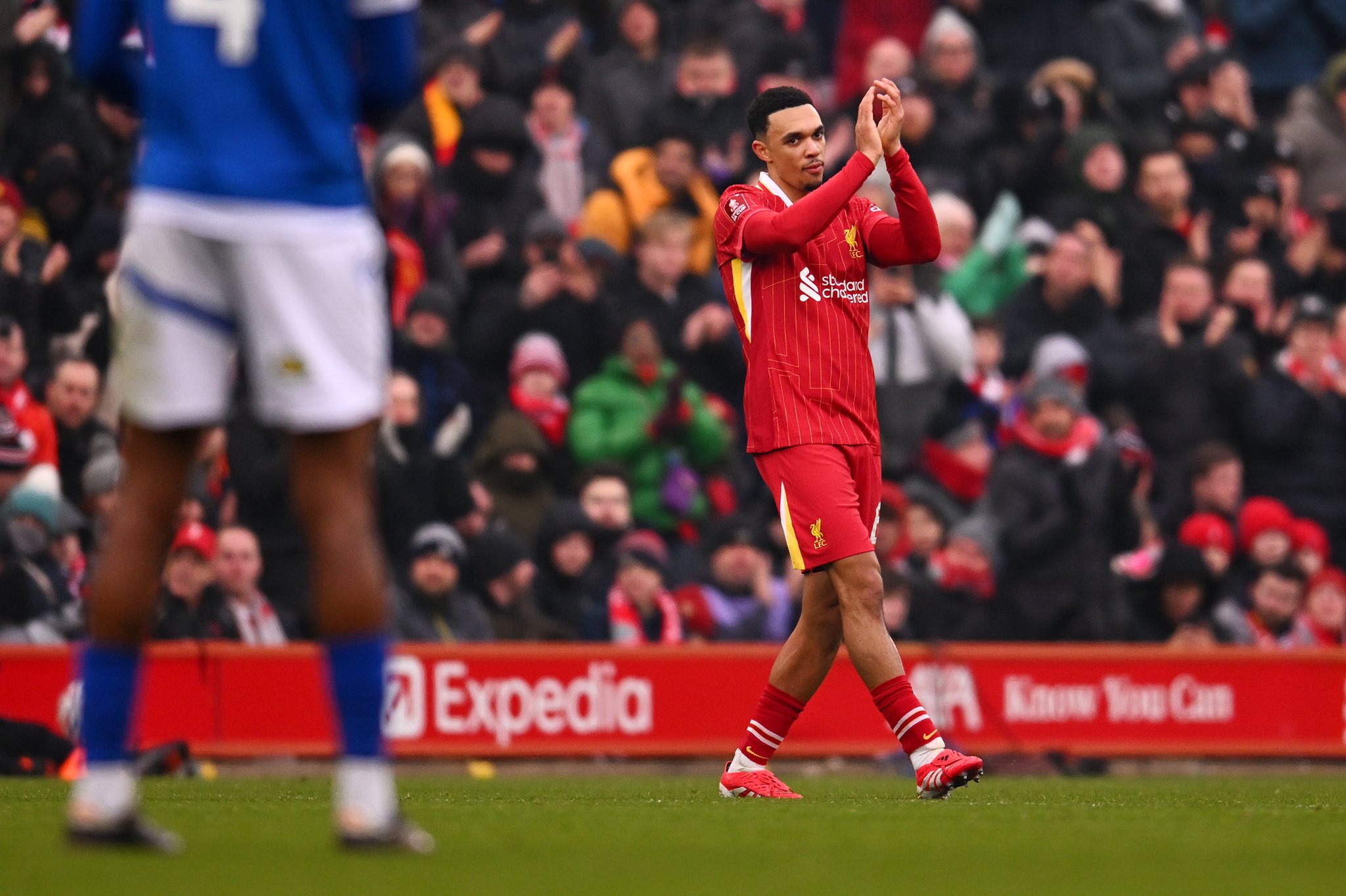 Το Άνφιλντ υποκλίθηκε στον Άρνολντ – Κάνουν τα πάντα για να τον κρατήσουν! (pic)