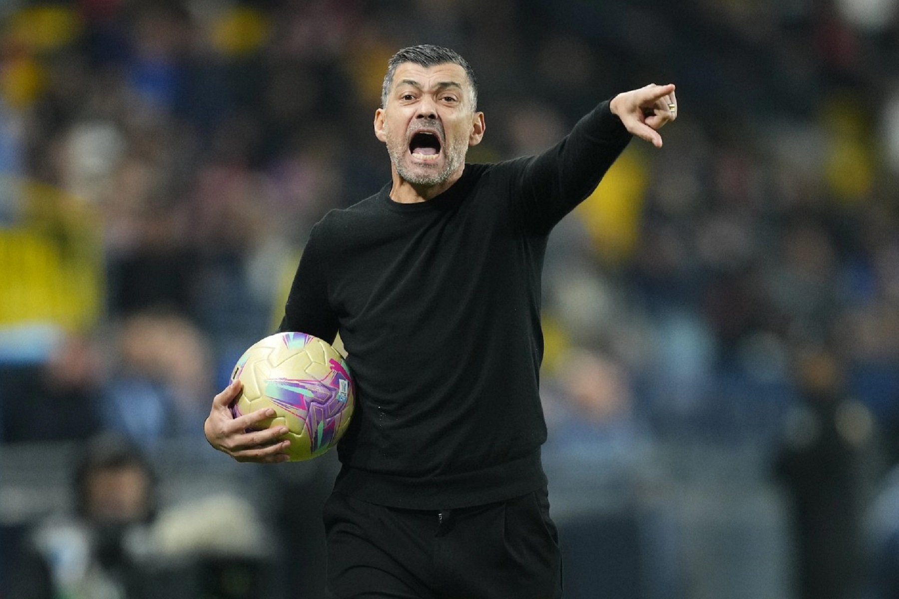 Άνω-κάτω τα αποδυτήρια της Μίλαν με τον Κονσεϊσάο! (pic)