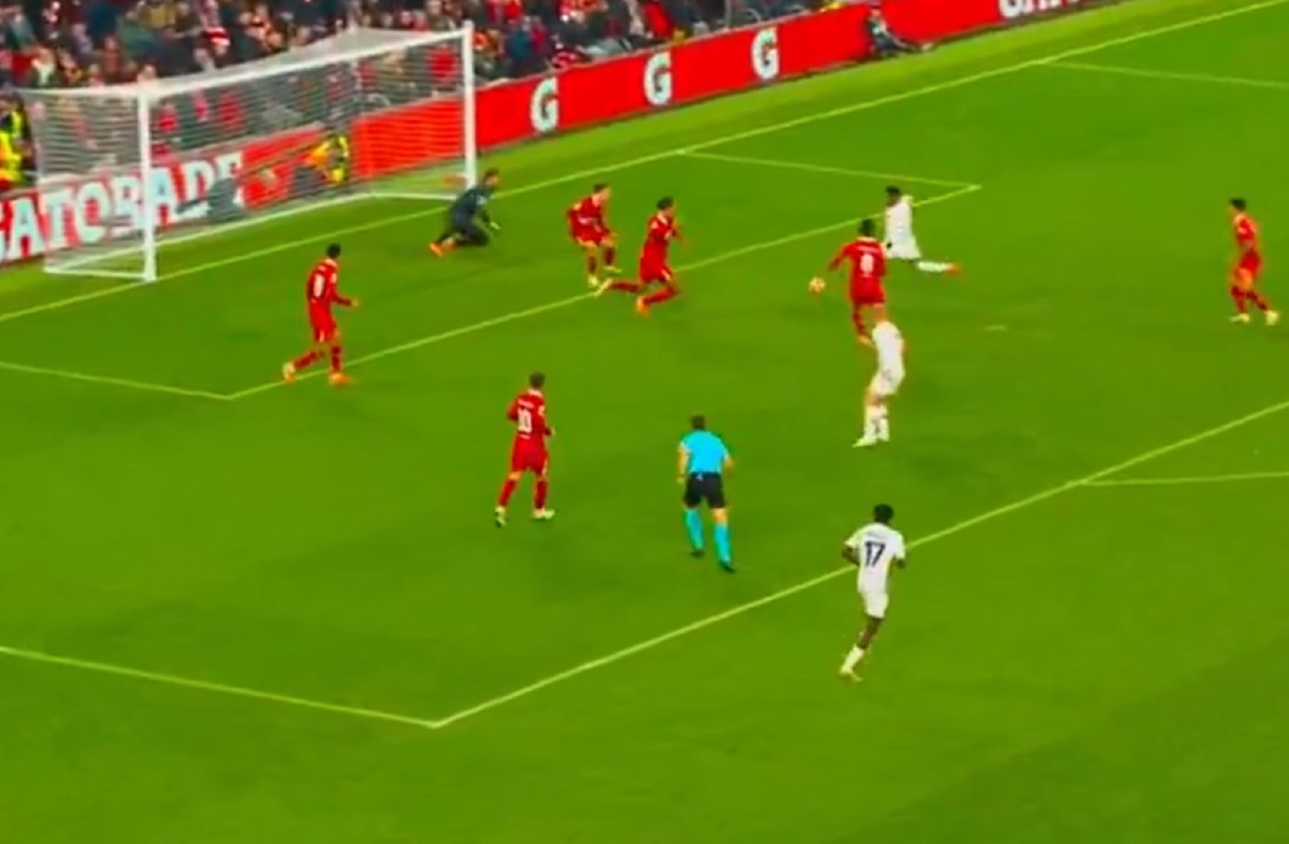 Ο Ντέιβιντ «παγώνει» το Άνφιλντ – Ισοφαρίζει η Λιλ των 10 παικτών! (vid)