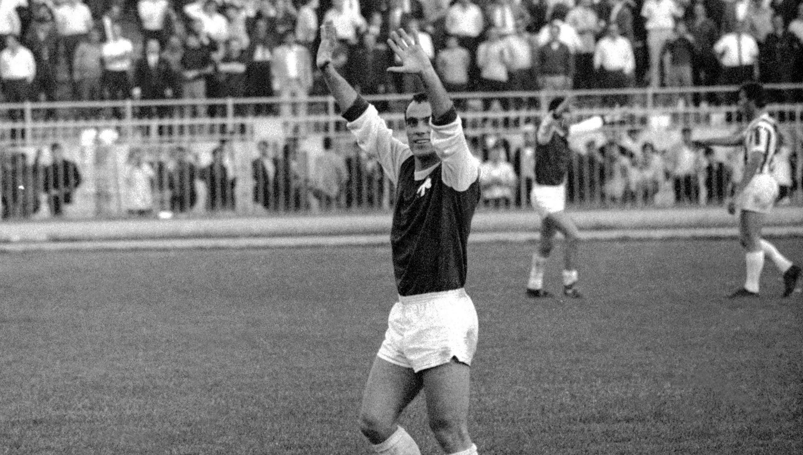 Μίμης Δομάζος: Δάκρυσαν και οι πιο σκληροί στο αντίο από τις κόρες του (vid)