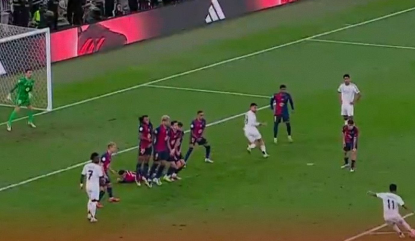 Ο Ροντρίγκο της δίνει «οξυγόνο» – ΓΚΟΛΑΡΑ με φάουλ και 5-2 (vid)