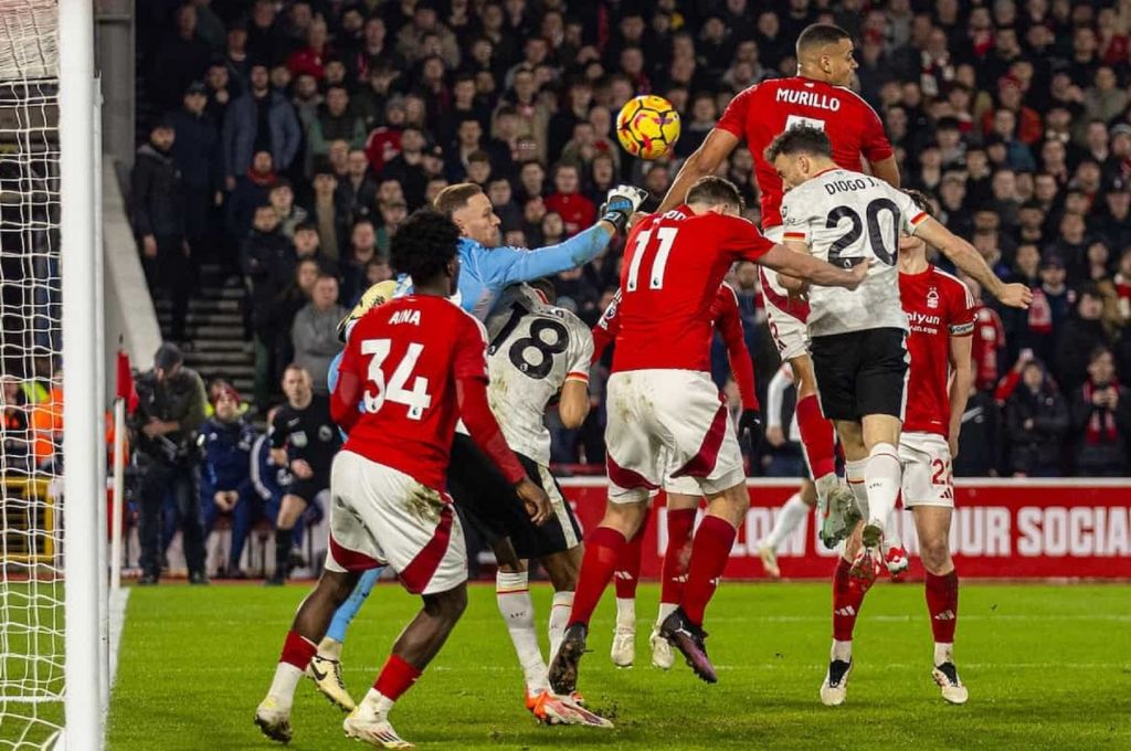 «Κόκκινο» τείχος και… Σελς σταμάτησαν τη Λίβερπουλ! (vid)