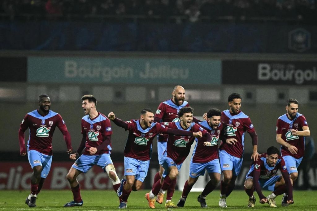 Όλα… λάθος για τη Λιόν – Αποκλείστηκε από ομάδα 5ης κατηγορίας!