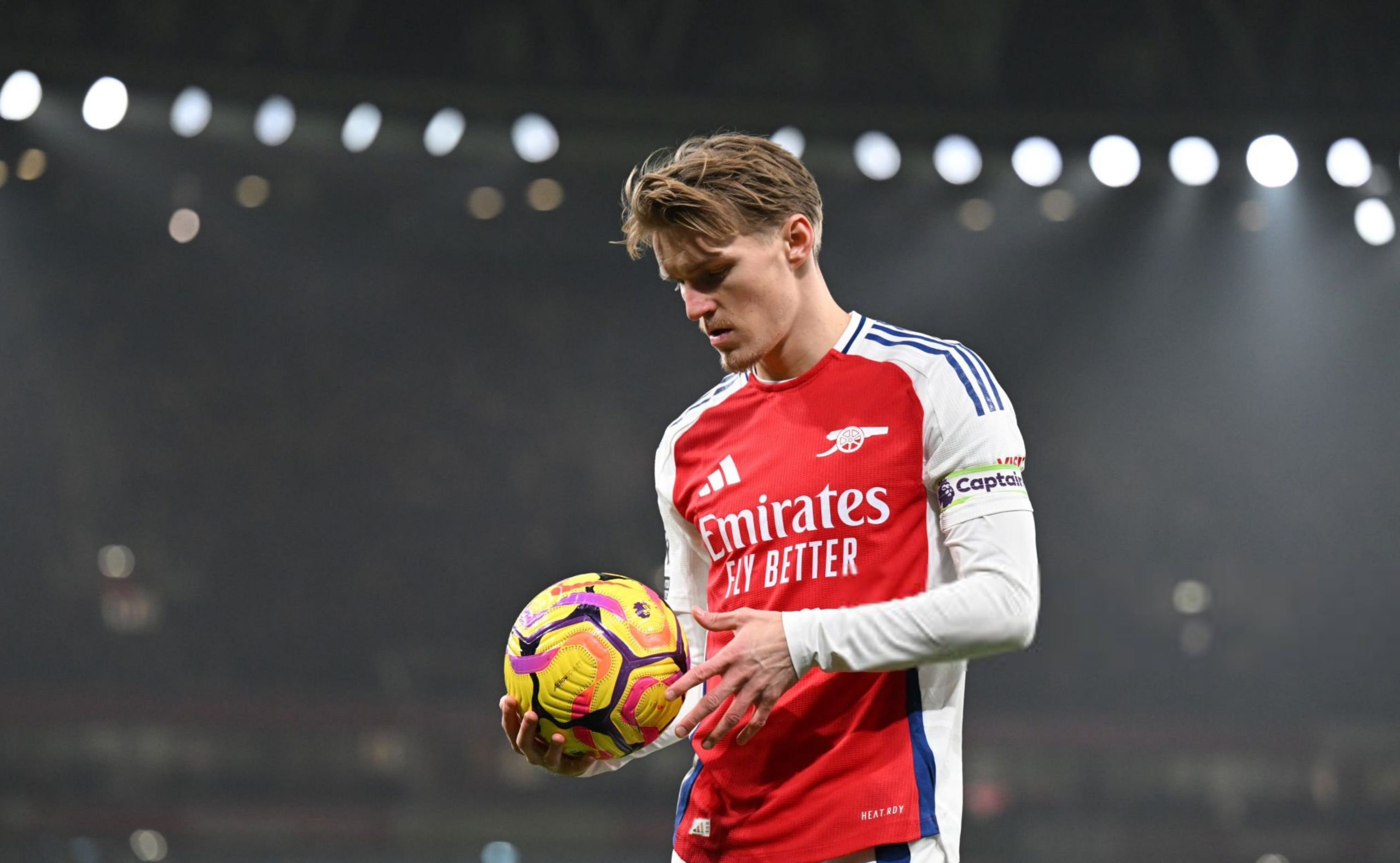 Τα νούμερα του Όντεγκαρντ δείχνουν ότι η Άρσεναλ… πεθαίνει για έναν επιθετικό!