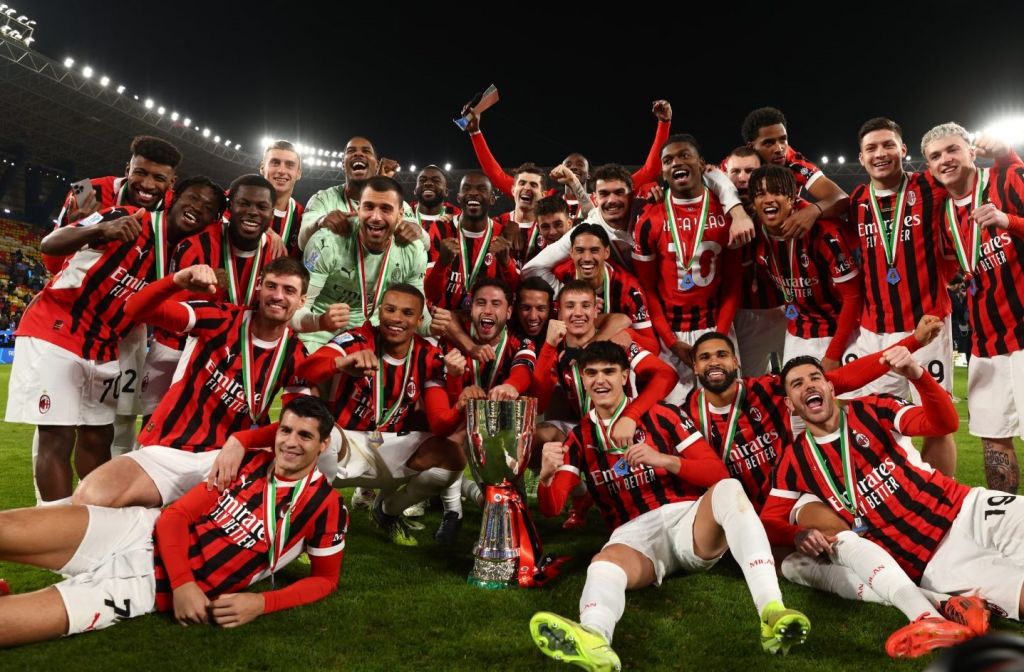 Πρώην παίκτης της Τότεναμ πήγε στη Μίλαν και έμαθε να σηκώνει… κούπες!