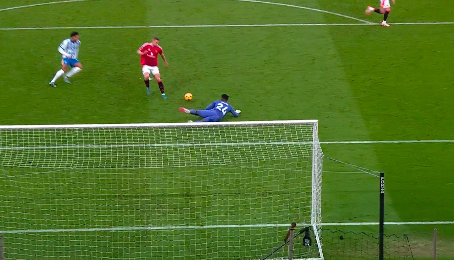 Ο Ονάνα έκανε την γκάφα της χρονιάς – Χάρισε γκολ και τον κράζουν όλοι (vid)