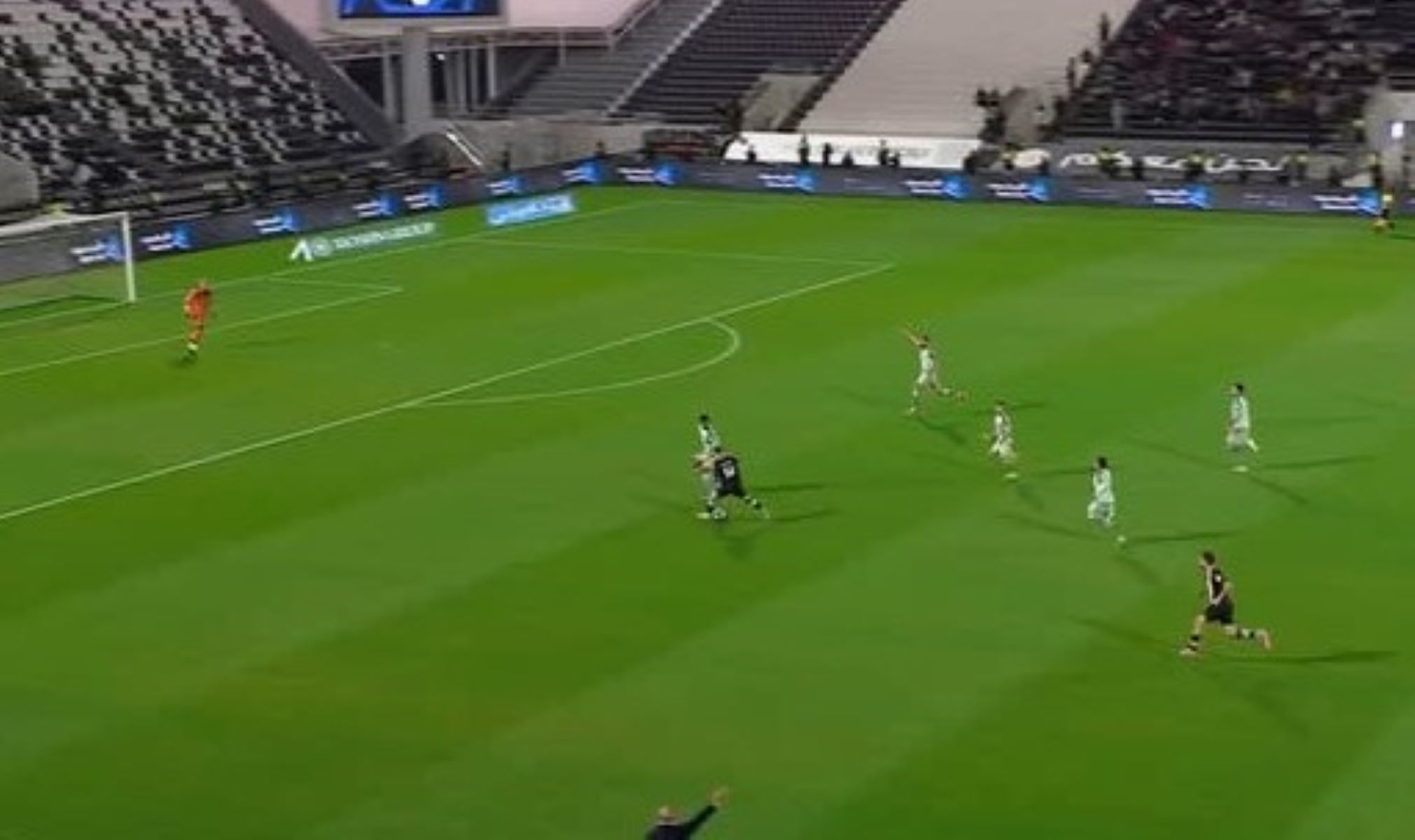 Γκολ σκέτη μαγεία του Ποντένσε στη Σαουδική Αραβία (vid)