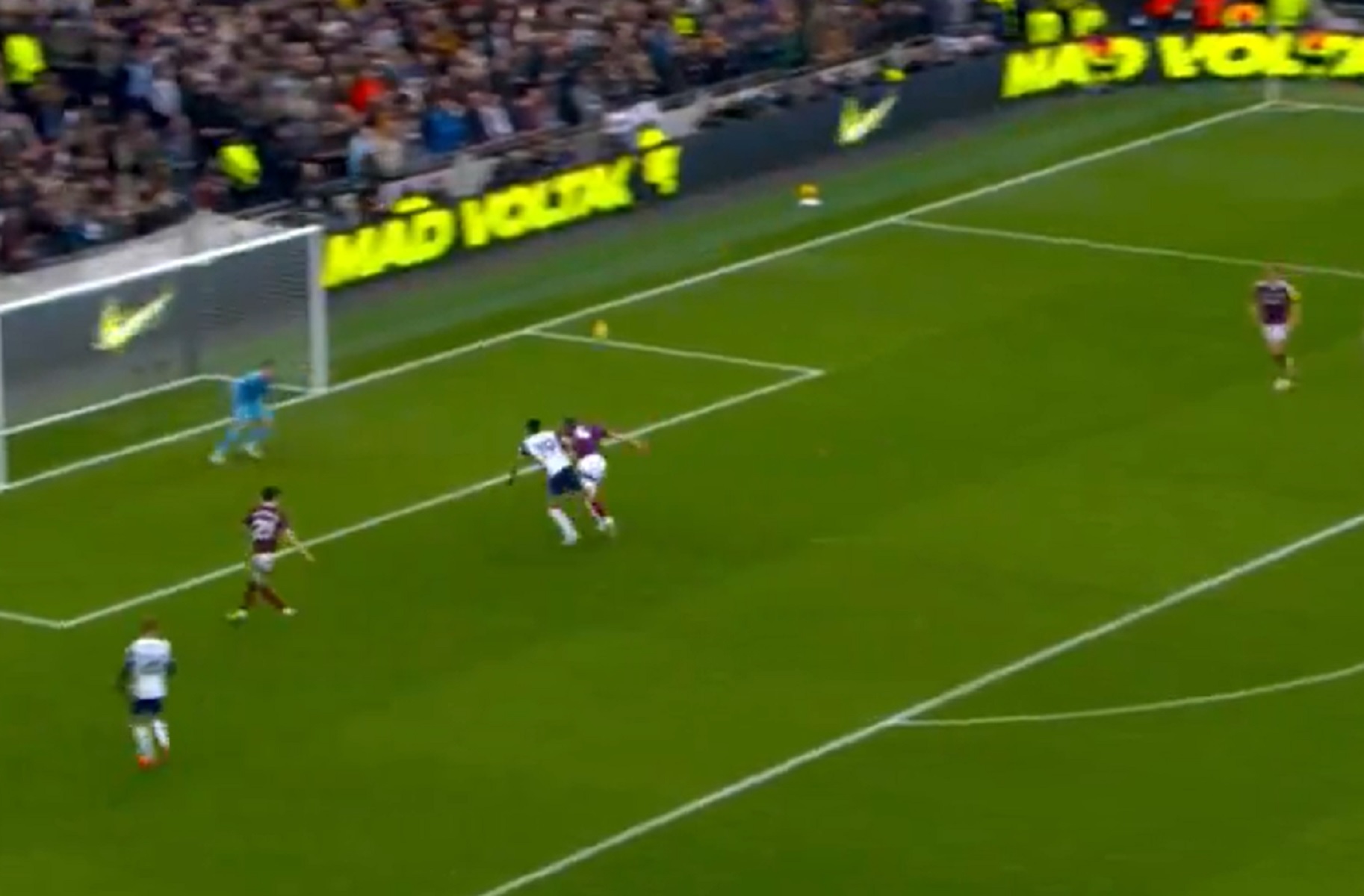 To σεντερφορίσιο γκολ του Σολάνκε κόντρα στη Νιούκαστλ (vid)