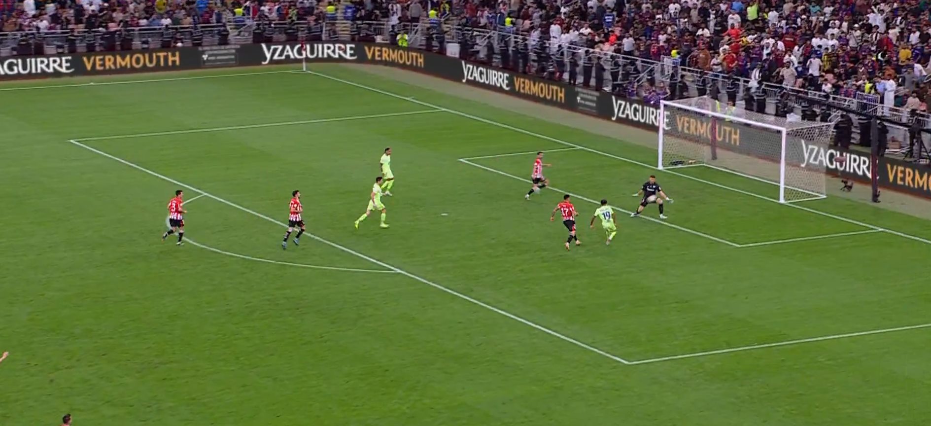 Ο Γιαμάλ ξεκίνησε ιδανικά το 2025: Με υπέροχο τελείωμα έκανε το 2-0! (vid)