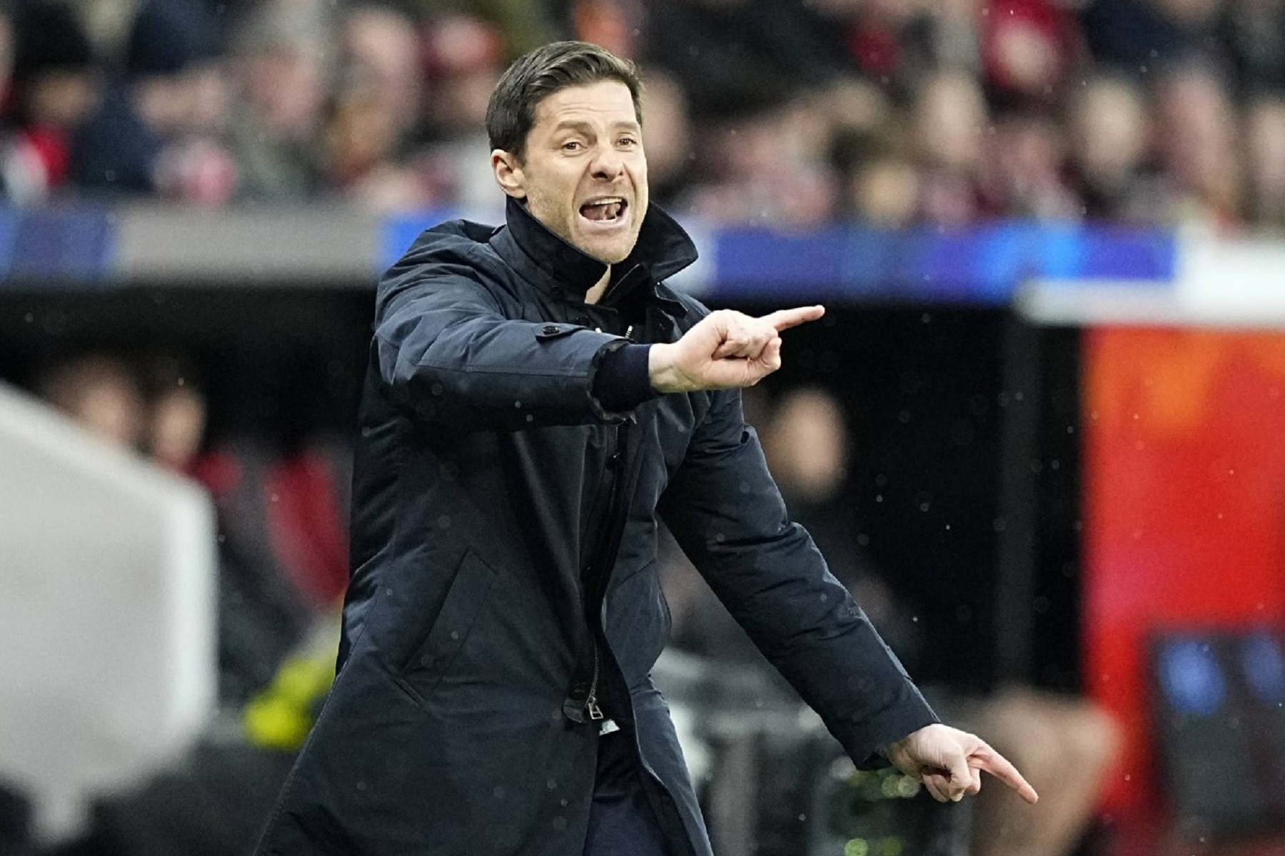 Λεβερκούζεν – Αλόνσο κάνουν… μεταγραφική απόβαση στον Πειραιά