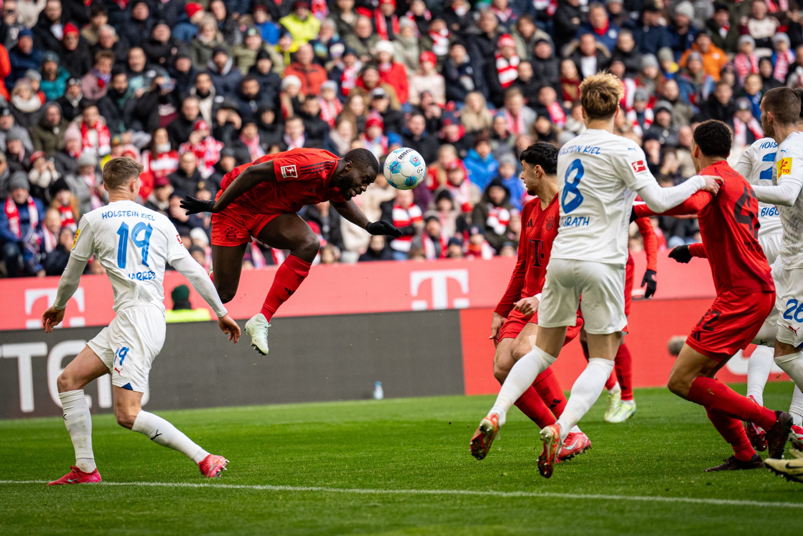 Η Μπάγερν πήγε για το «κάζο του αιώνα» – Τρίποντο σε ματσάρα με 7 γκολ (vid)