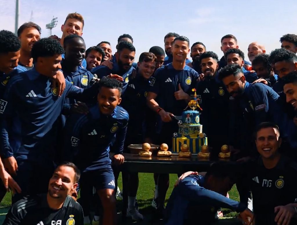 H τούρτα – υπερπαραγωγή της Αλ Νασρ για τα γενέθλια του Κριστιάνο (vid)