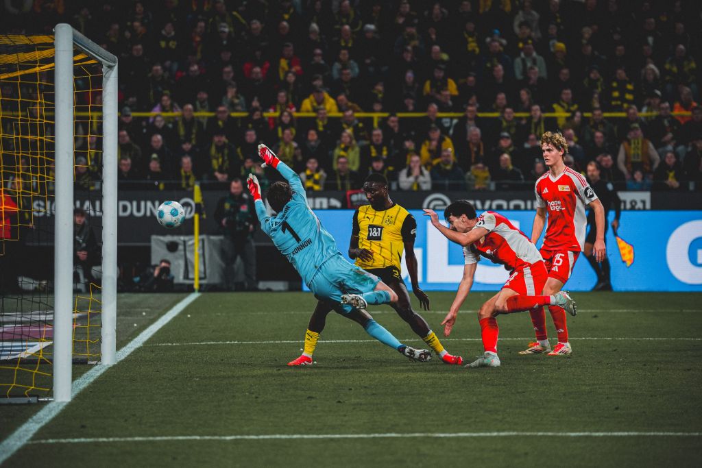 Γκιρασί σκέτη…τρέλα- Το «όπλο» της Ντόρτμουντ σκόραρε τέσσερα γκολ (vid)