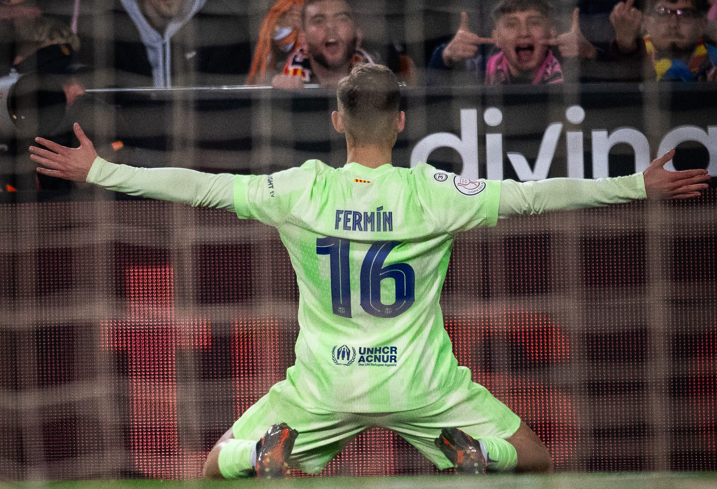 Μπαρτσελόνα από τα παλιά: Ούτε που ίδρωσε για να νικήσει τη Βαλένθια! (vids)