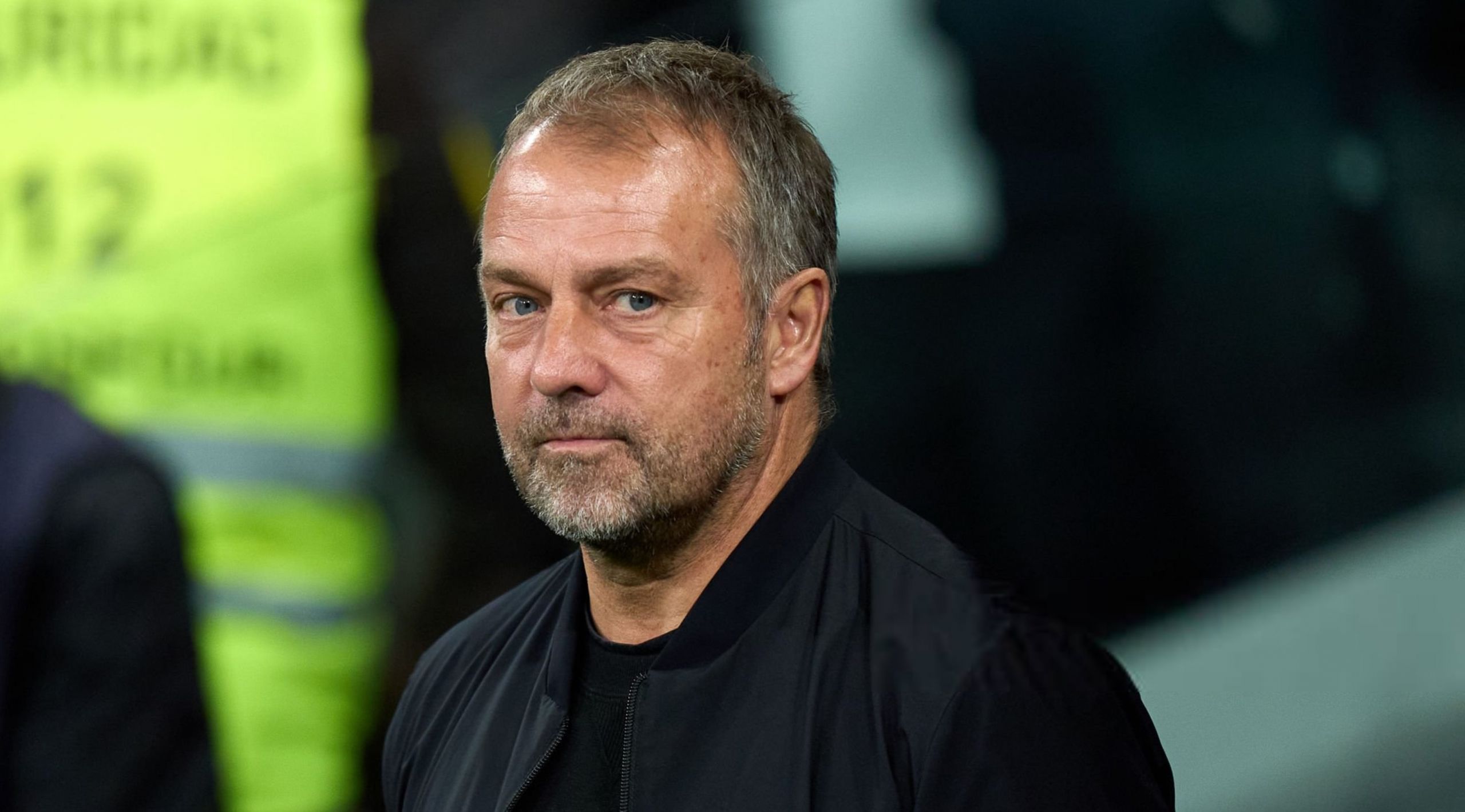 Στην Μπαρτσελόνα είναι ΟΛΟΙ μια «γροθιά»: Έτσι, προστάτεψε παίκτη ο Φλικ!