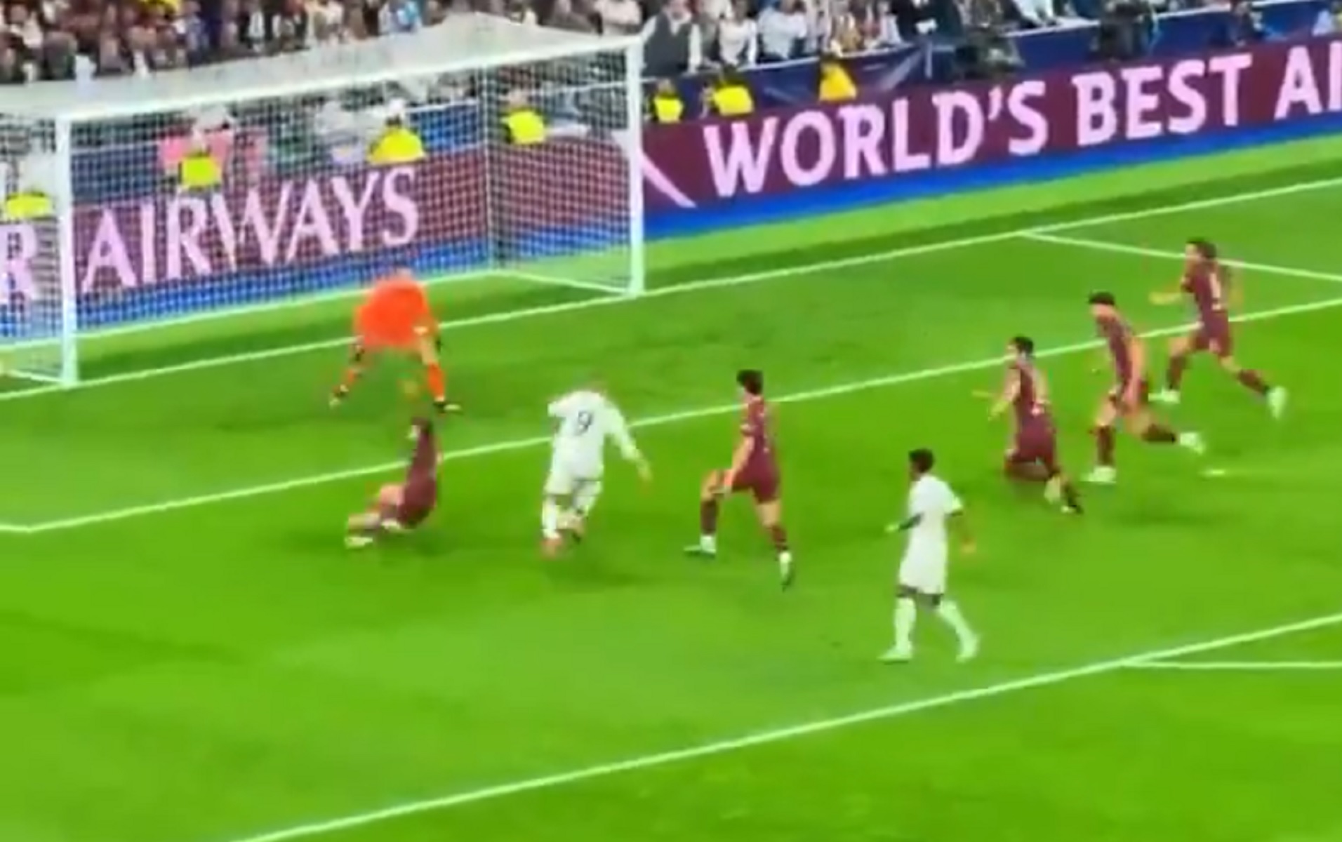 «Μυθικό» το άδειασμα του Μπαπέ στον Γκβάρντιολ (vid)