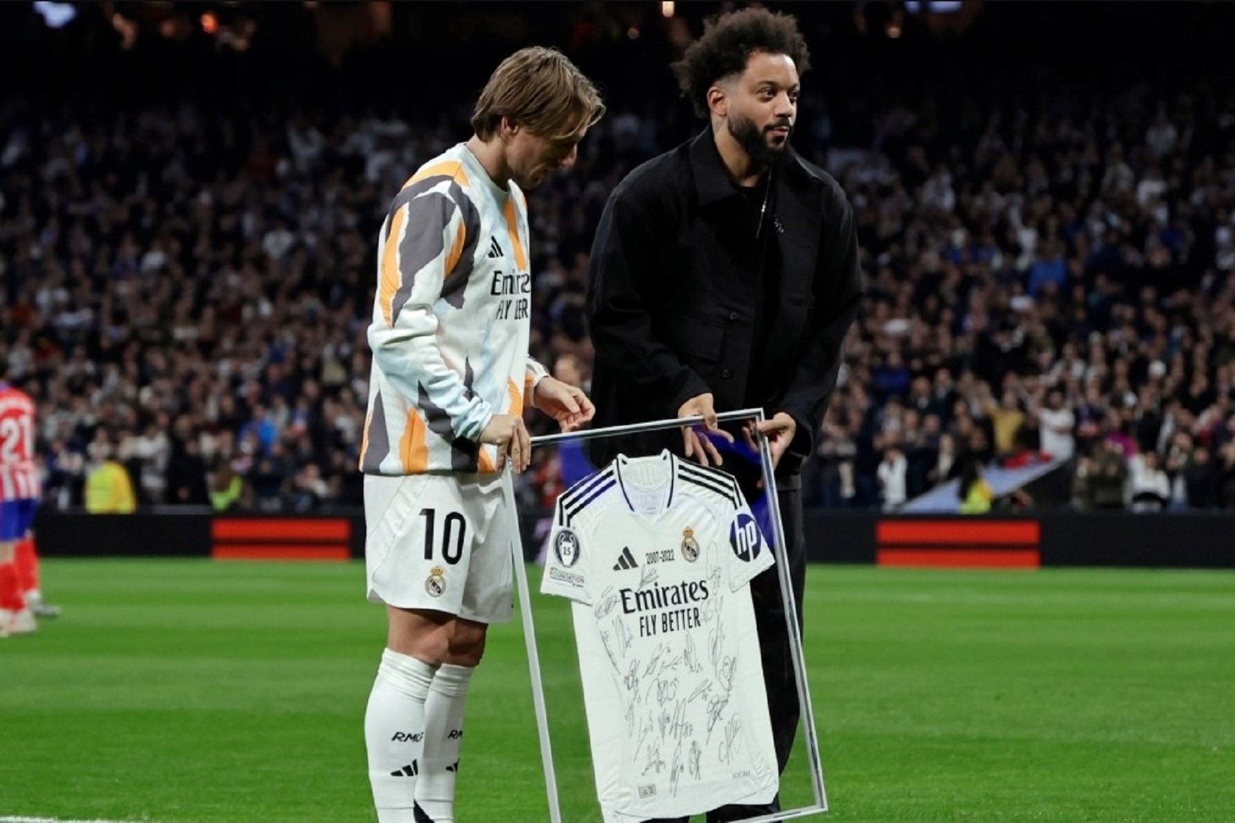 Το «Σαντιάγκο Μπερναμπέου» υποκλίθηκε στον σπουδαίο Μαρσέλο! (pic)