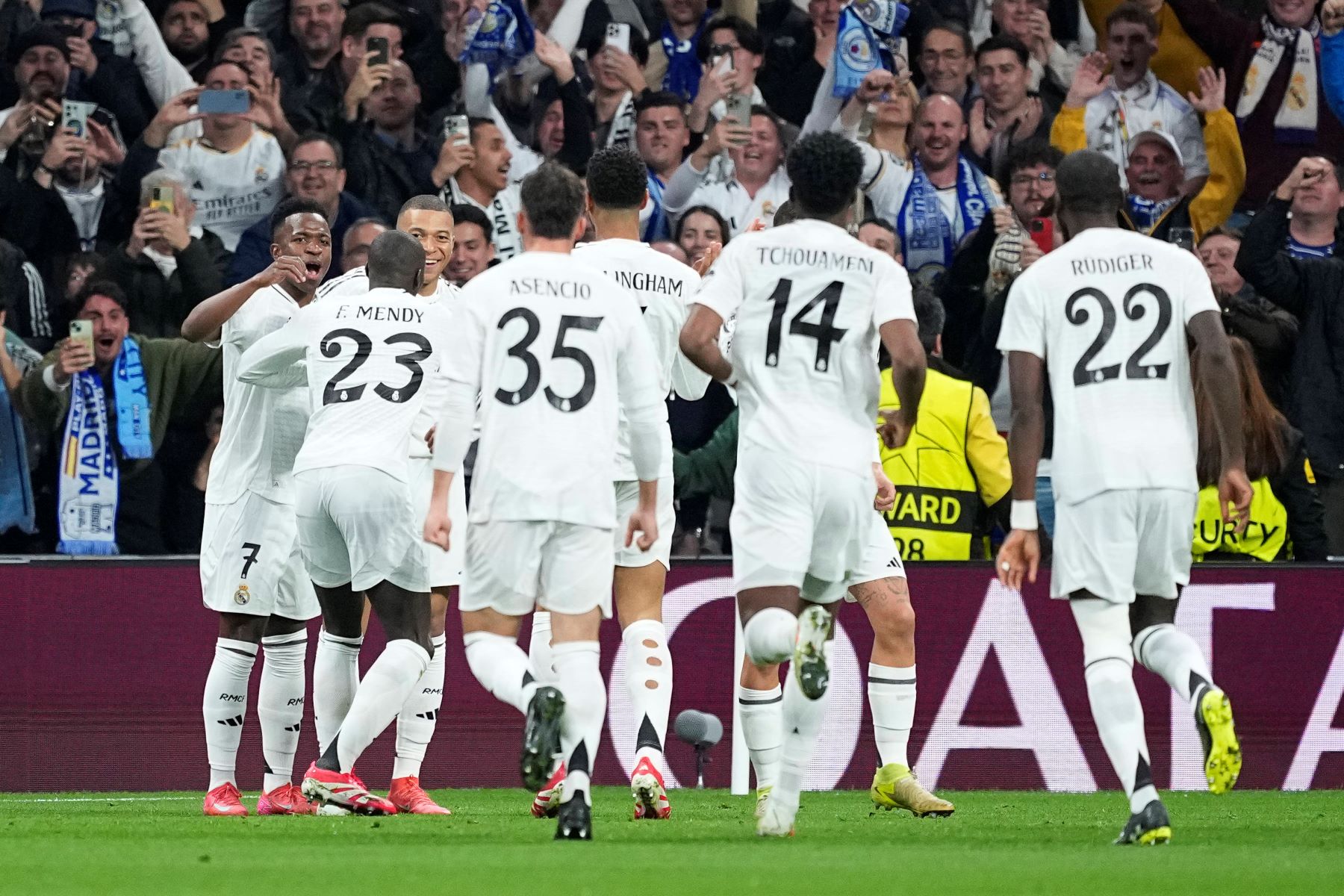 Amber Alert: Μπαπέ και Ρεάλ… εξαφάνισαν την Μάντσεστερ Σίτι (vid)