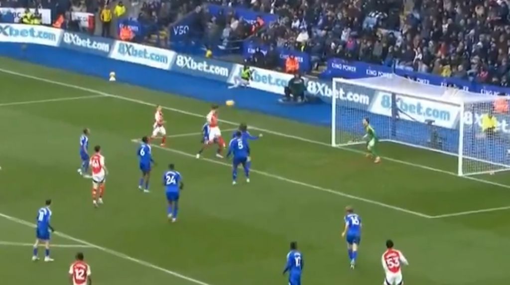 Ο Μερίνο πέταξε τη Λέστερ στα δίχτυα (vid)