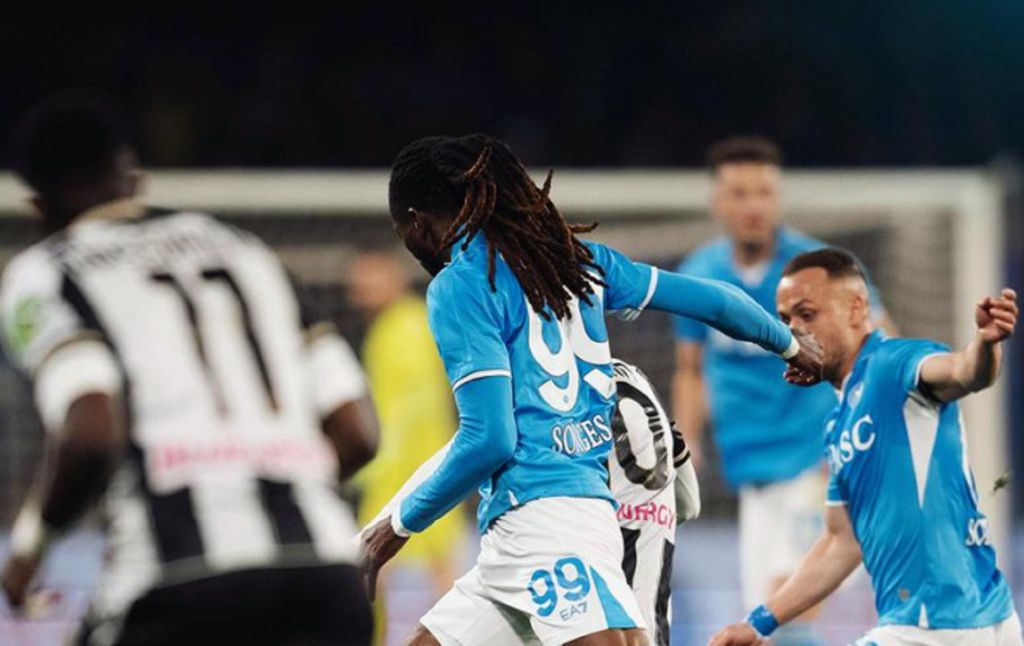 «Κόλλησε» με Ουντινέζε η Νάπολι, πέταξαν βαθμούς οι «Παρτενοπέι»