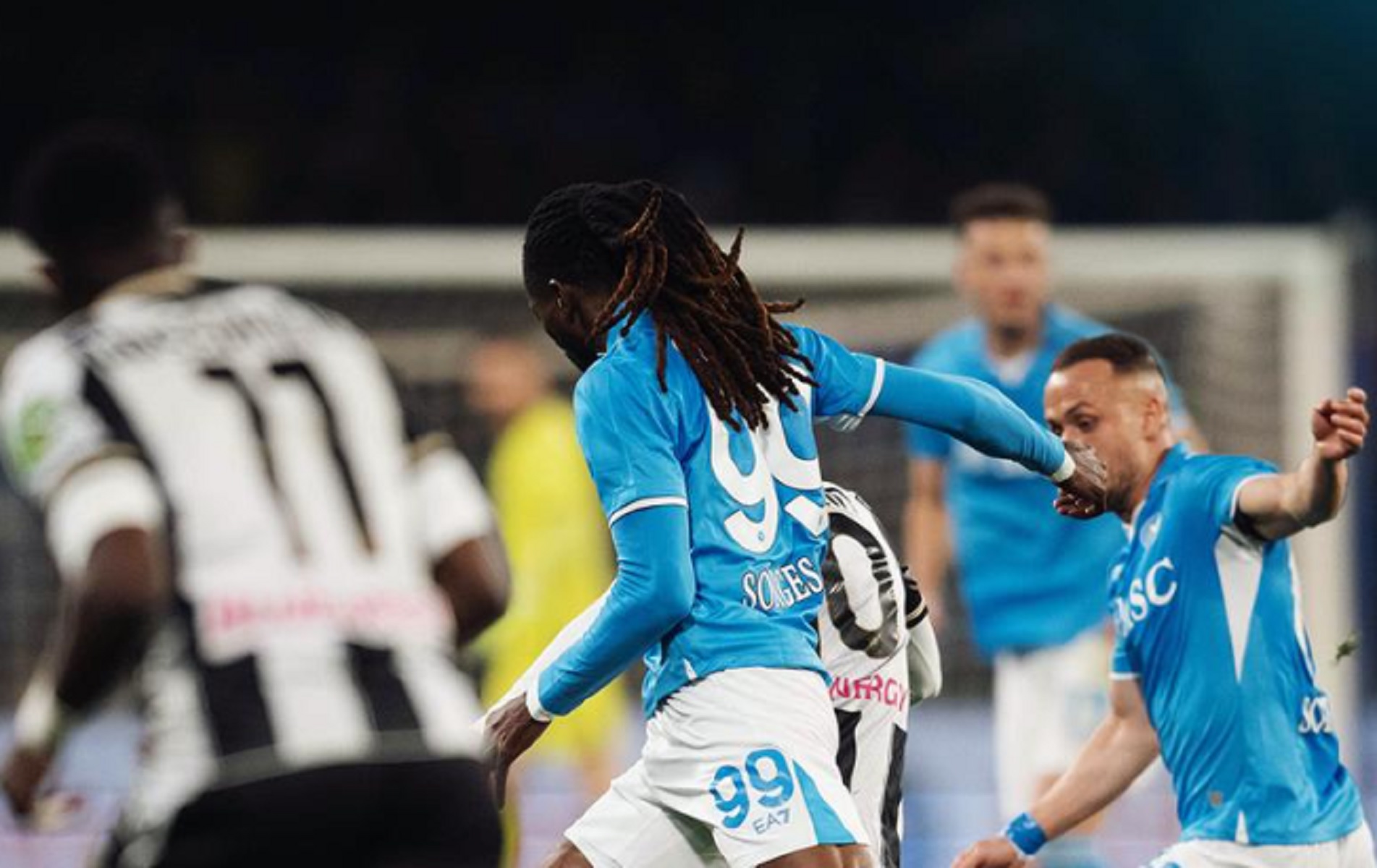 «Κόλλησε» με Ουντινέζε η Νάπολι, πέταξαν βαθμούς οι «Παρτενοπέι»